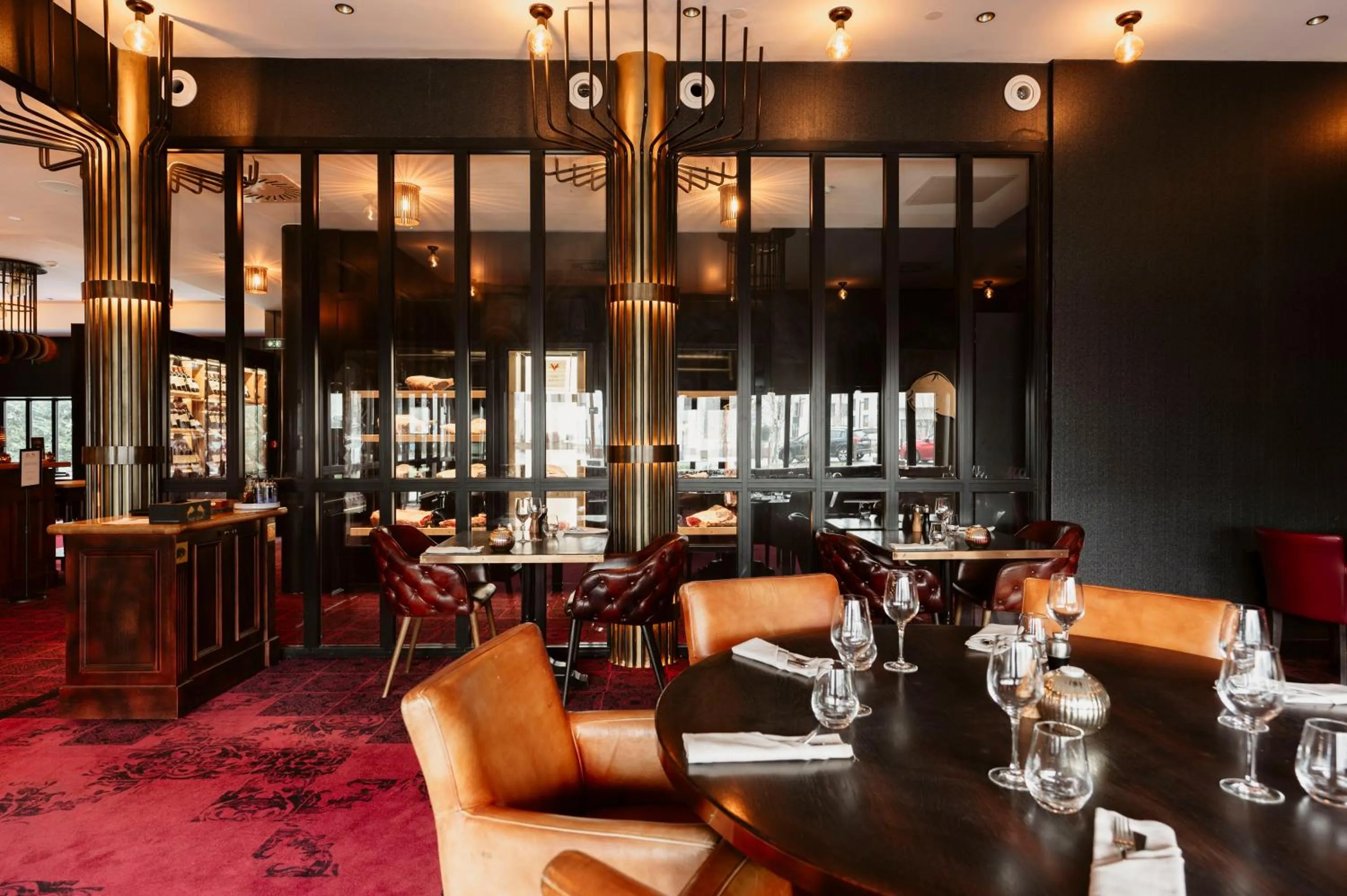 Restaurant/places to eat in Hotel Dali Val d'Europe, Tapestry Collection by Hilton