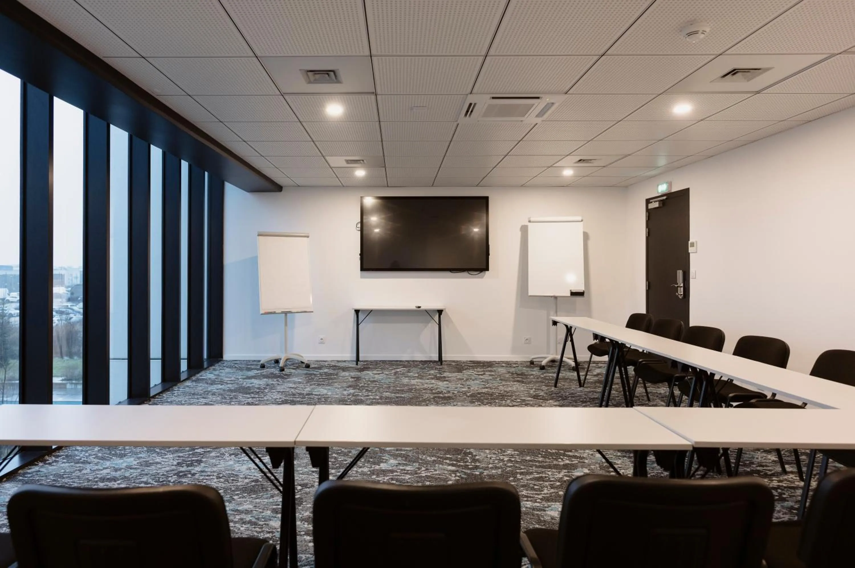 Meeting/conference room in Hotel Dali Val d'Europe, Tapestry Collection by Hilton
