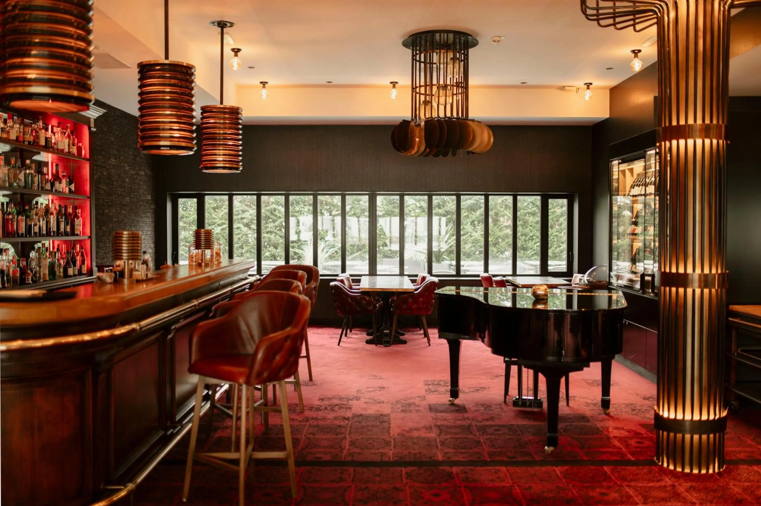 Restaurant/places to eat in Hotel Dali Val d'Europe, Tapestry Collection by Hilton