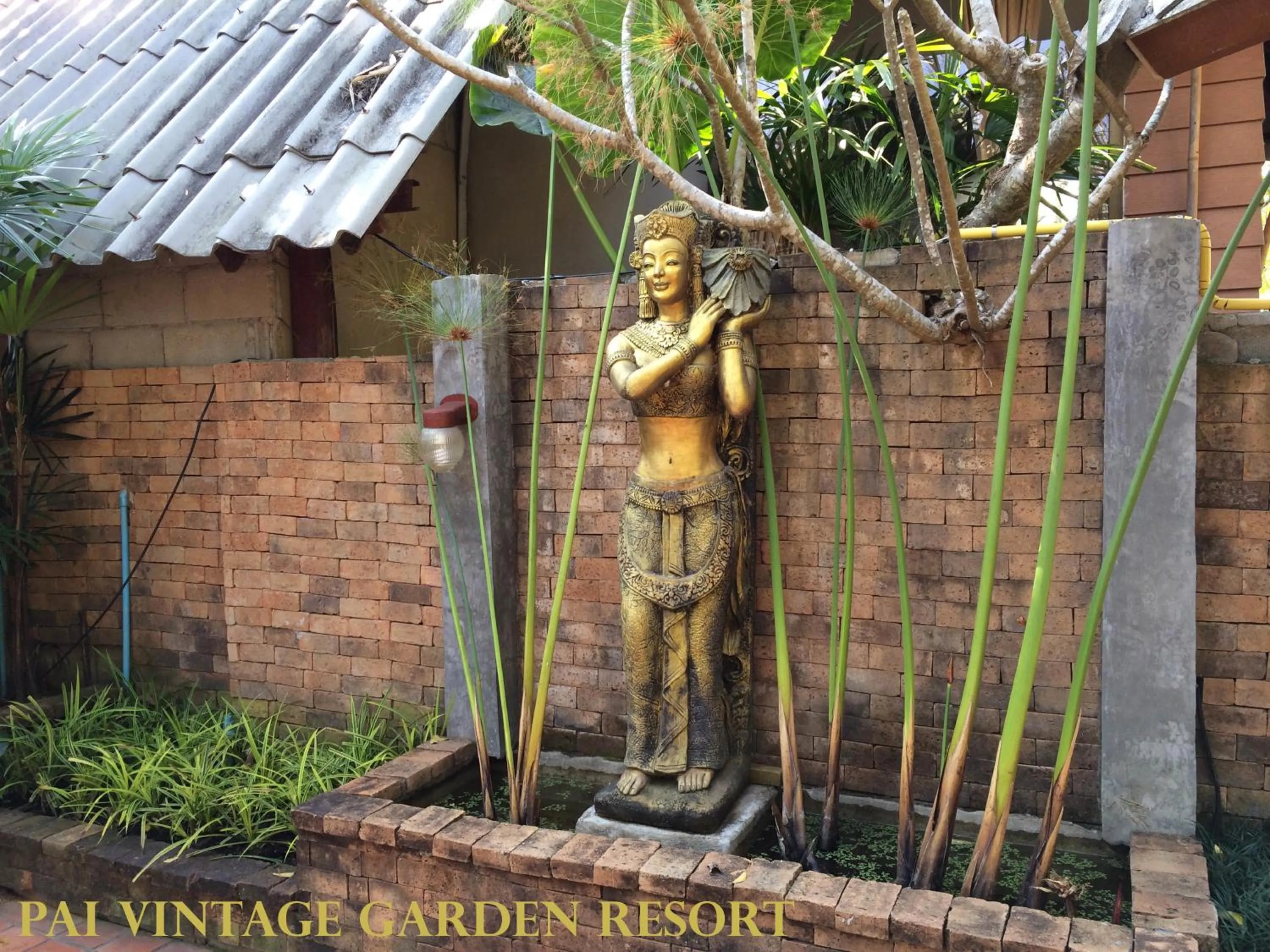 Facade/entrance in Pai Vintage Garden Resort