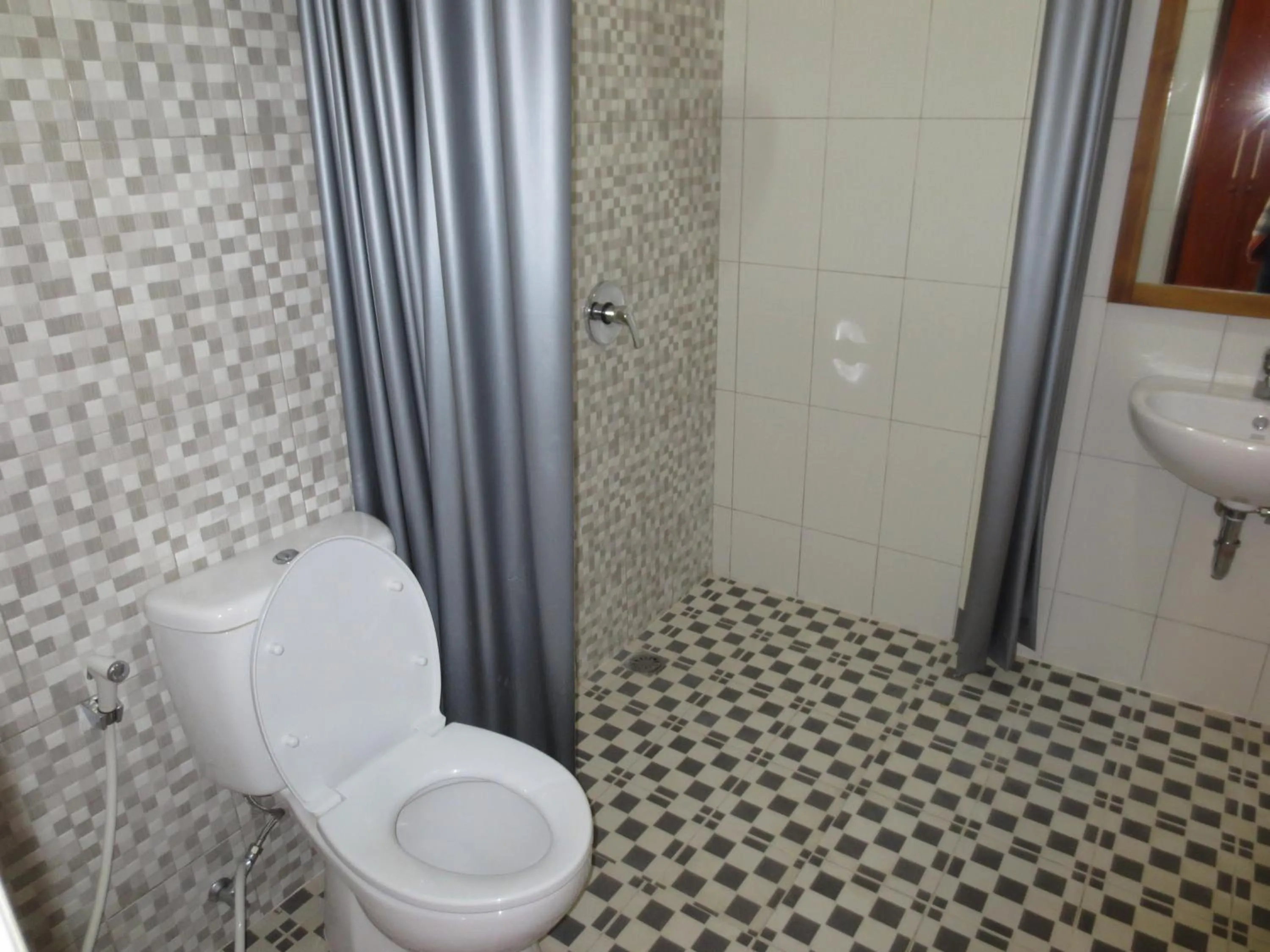 Bathroom in Putri Homestay