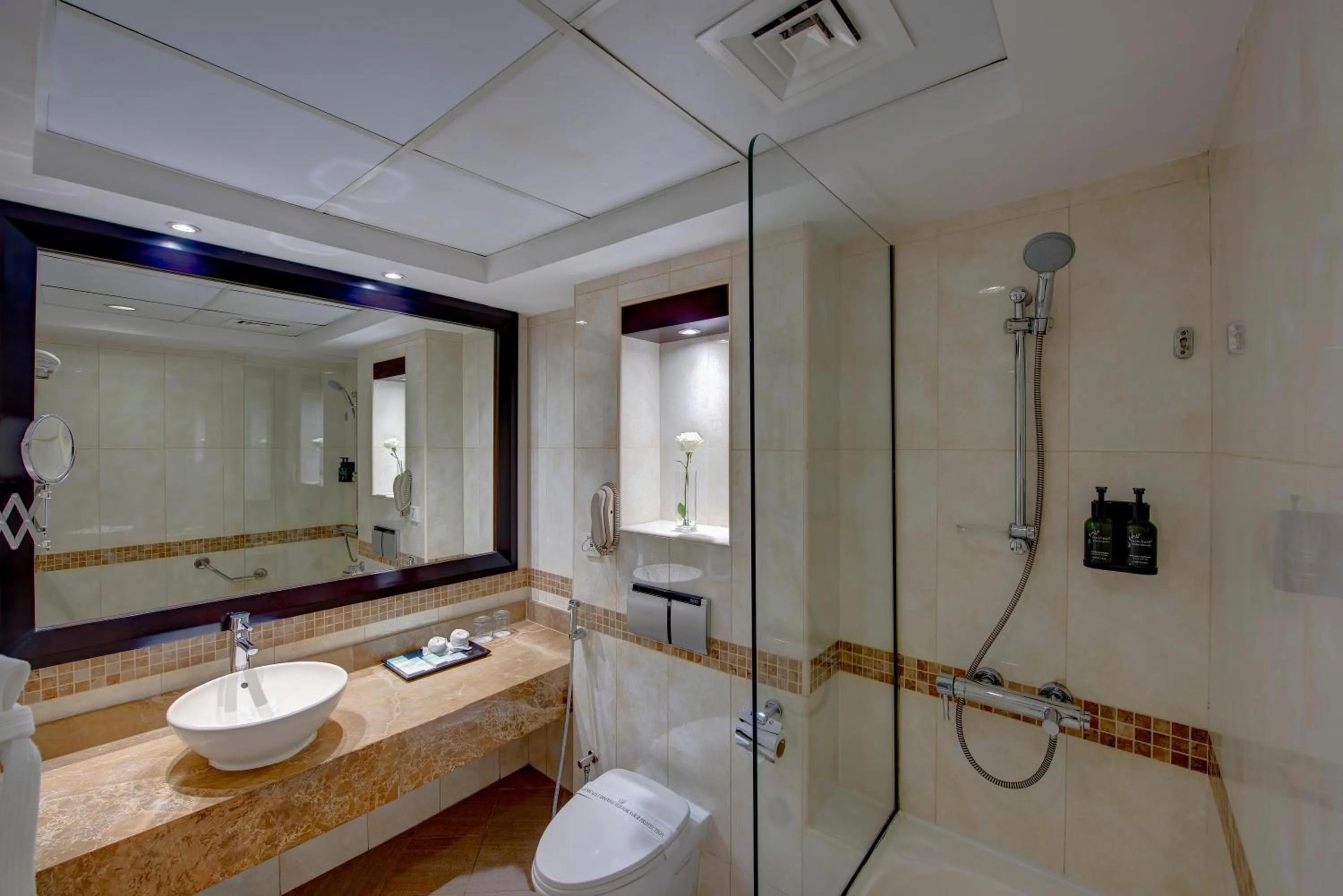 Shower in Grandeur Hotel Al Barsha