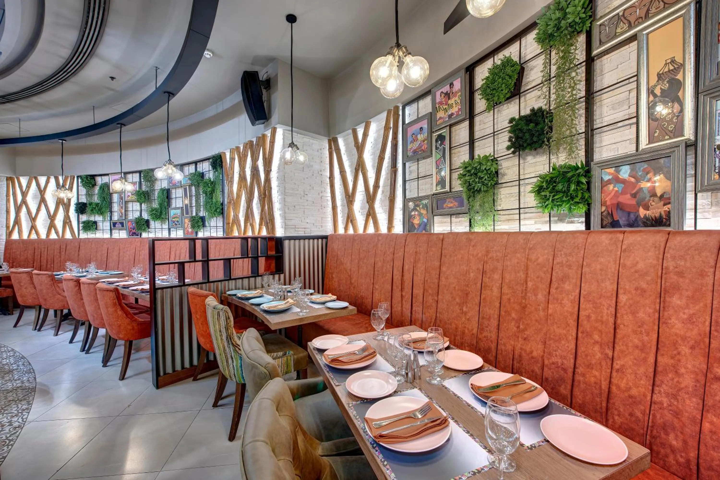 Restaurant/places to eat in Grandeur Hotel Al Barsha