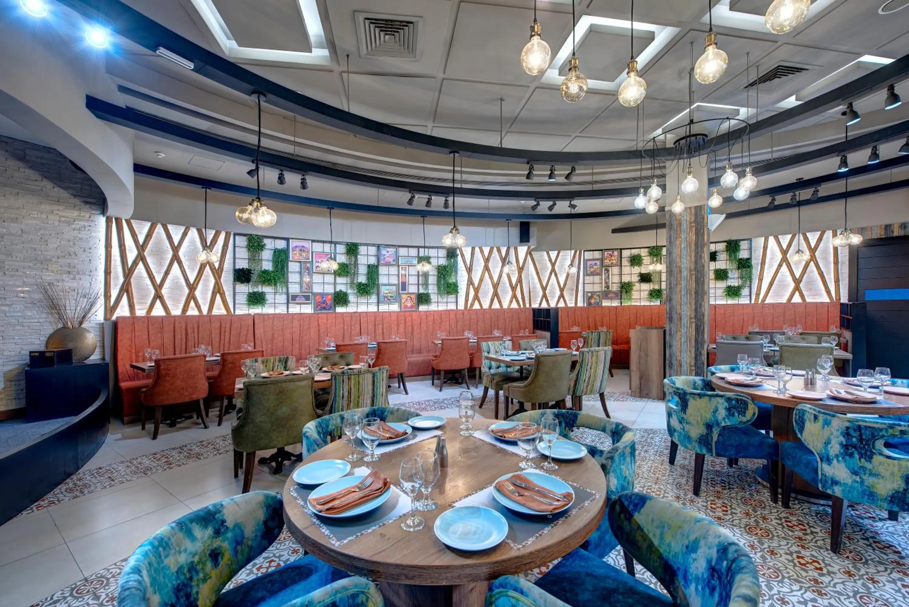 Restaurant/places to eat in Grandeur Hotel Al Barsha