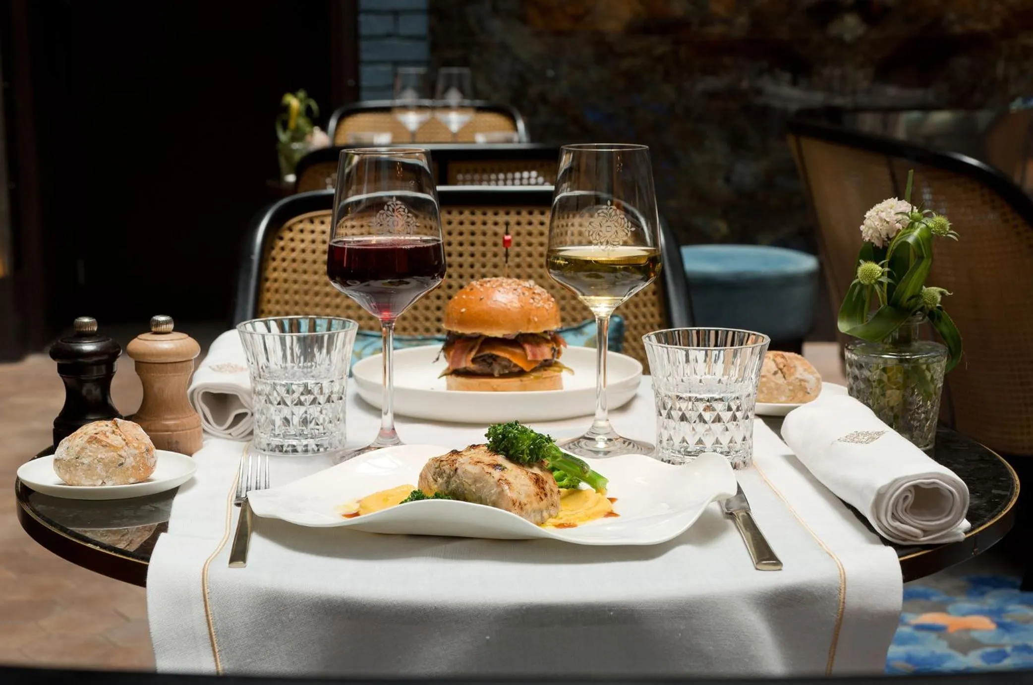 Restaurant/places to eat in La Demeure Montaigne