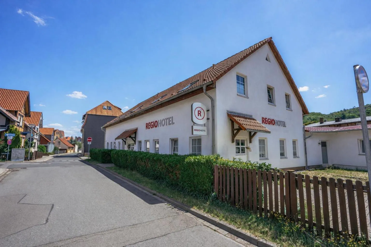 Property building in REGIOHOTEL Pfälzer Hof Wernigerode - #Familienfreundlich #PreiswertÜbernachten #Harzurlaub #FreeParking