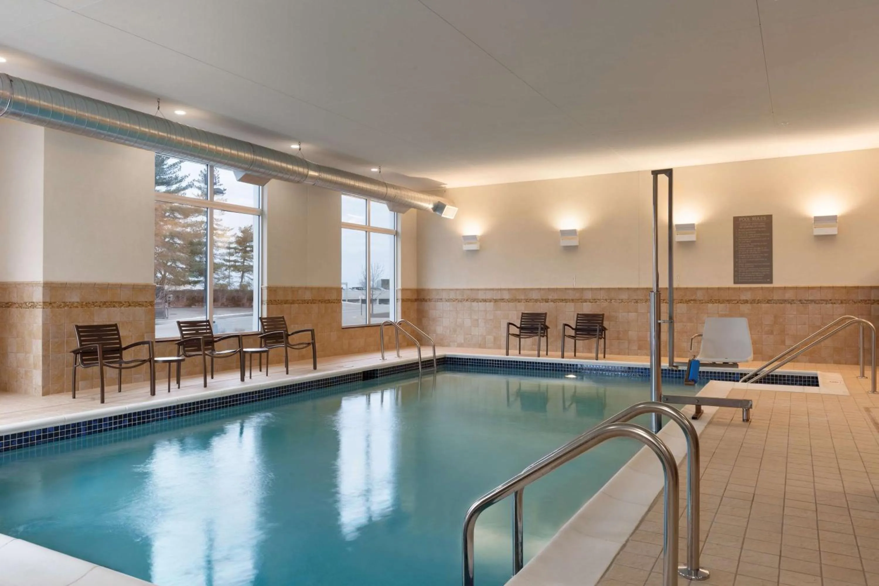 Swimming pool in Hyatt Place St. Louis/Chesterfield