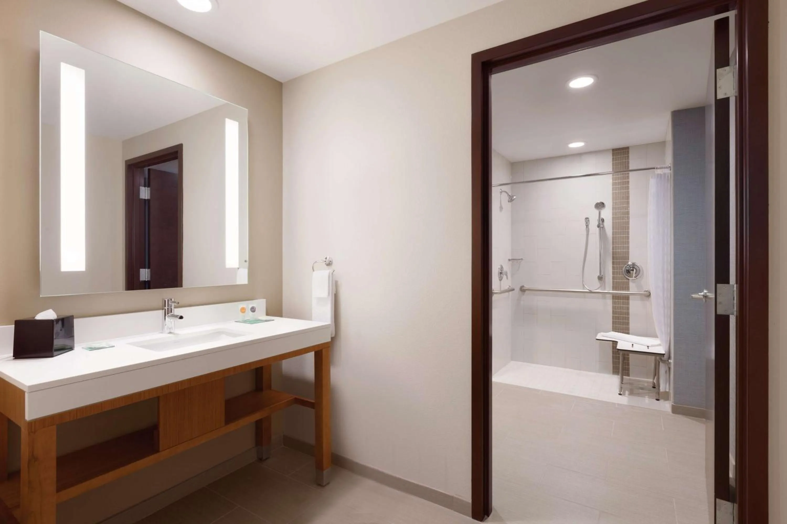 Bathroom in Hyatt Place St. Louis/Chesterfield