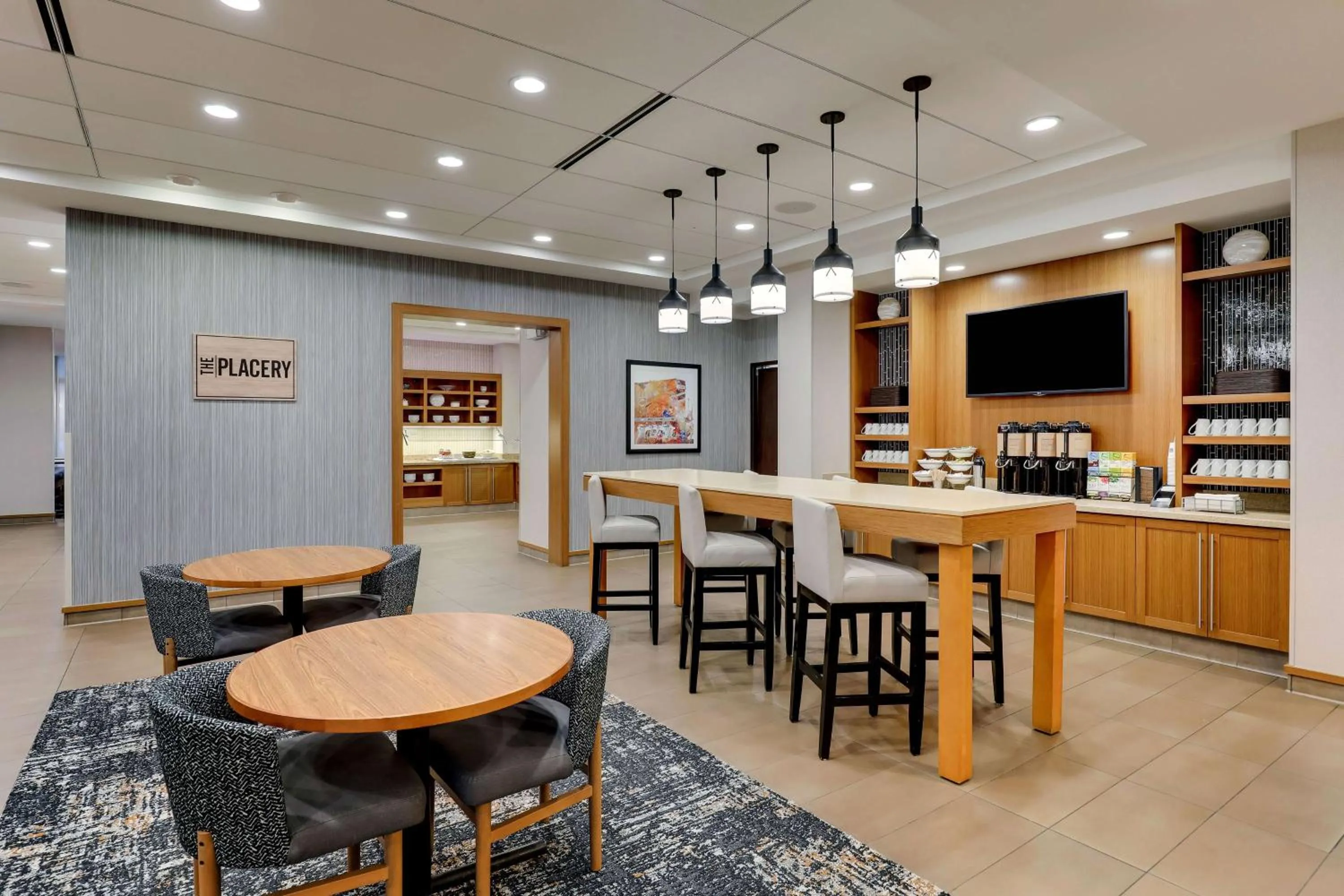 Lounge or bar in Hyatt Place St. Louis/Chesterfield