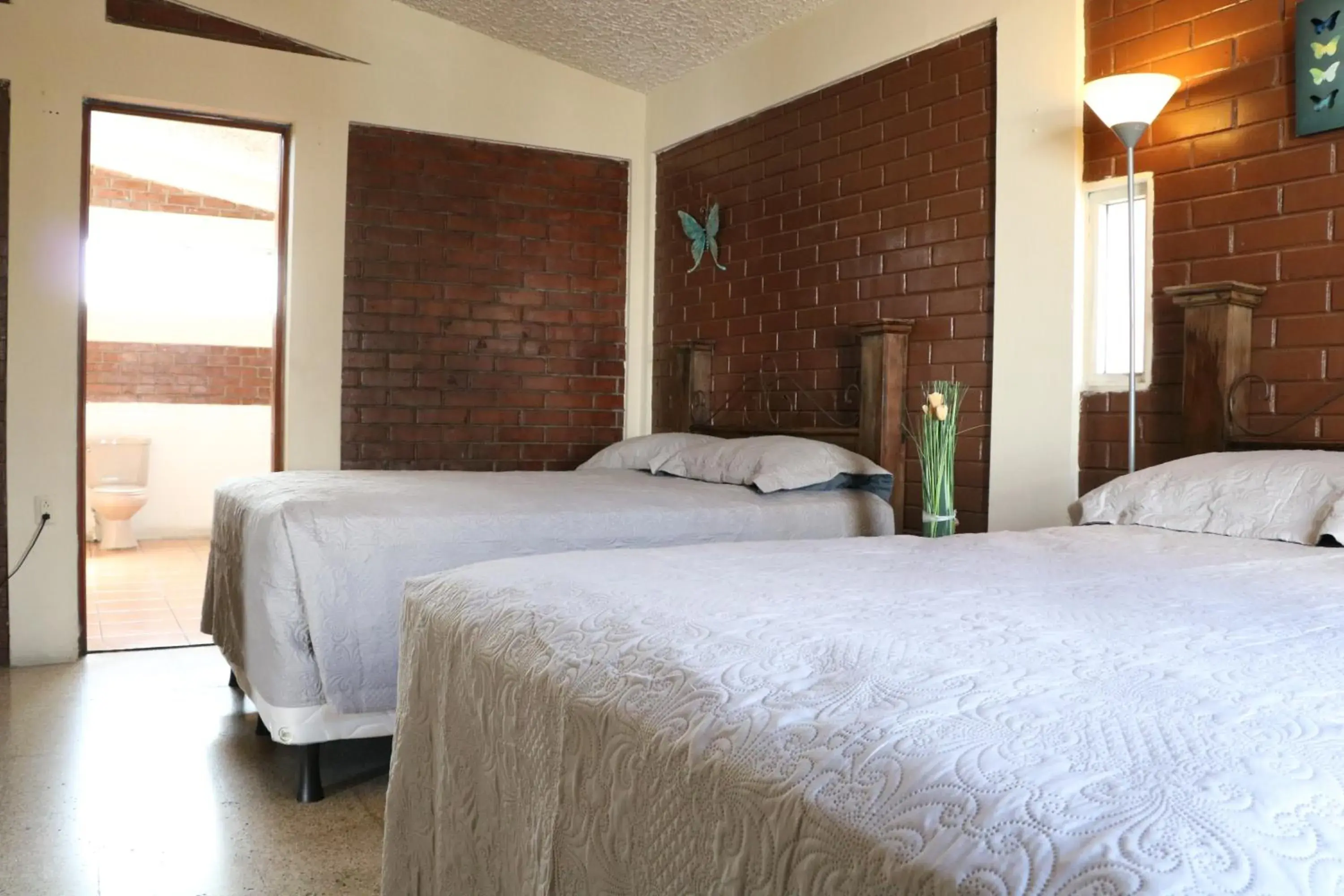 Double Room with Private Bathroom in Hostal Los Volcanes Double Room with Private Bathroom in Hostal Los Volcanes