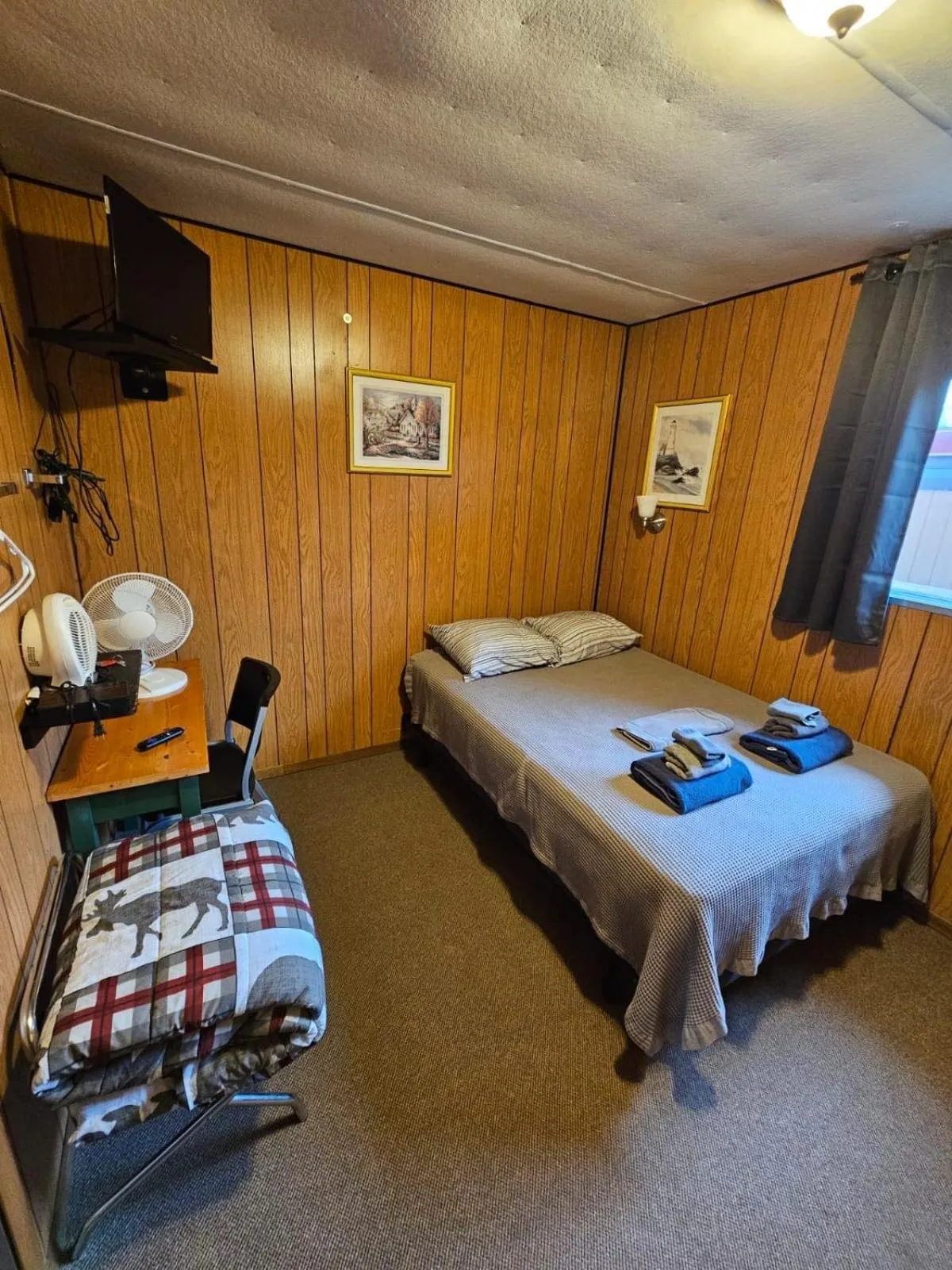 Bedroom, Bed in Denali RV Park & Motel