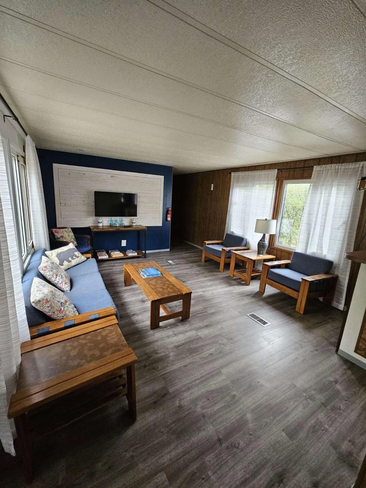 Living room in Denali RV Park & Motel