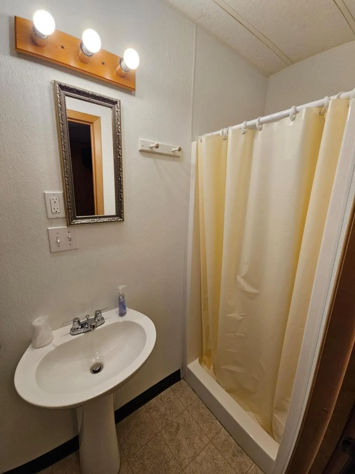 Shower in Denali RV Park & Motel