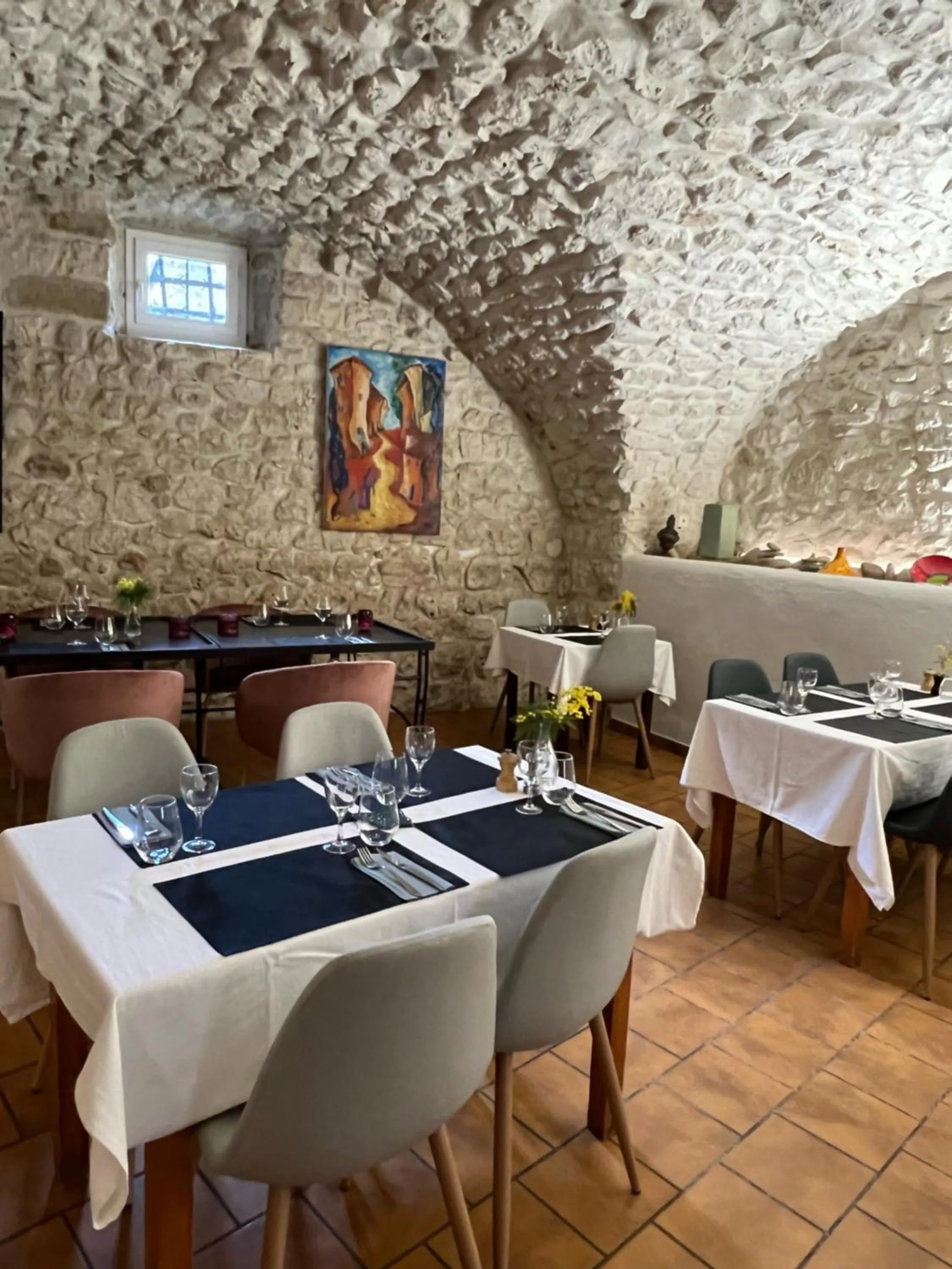 Restaurant/places to eat in Logis Hotel Restaurant L'Esquielle