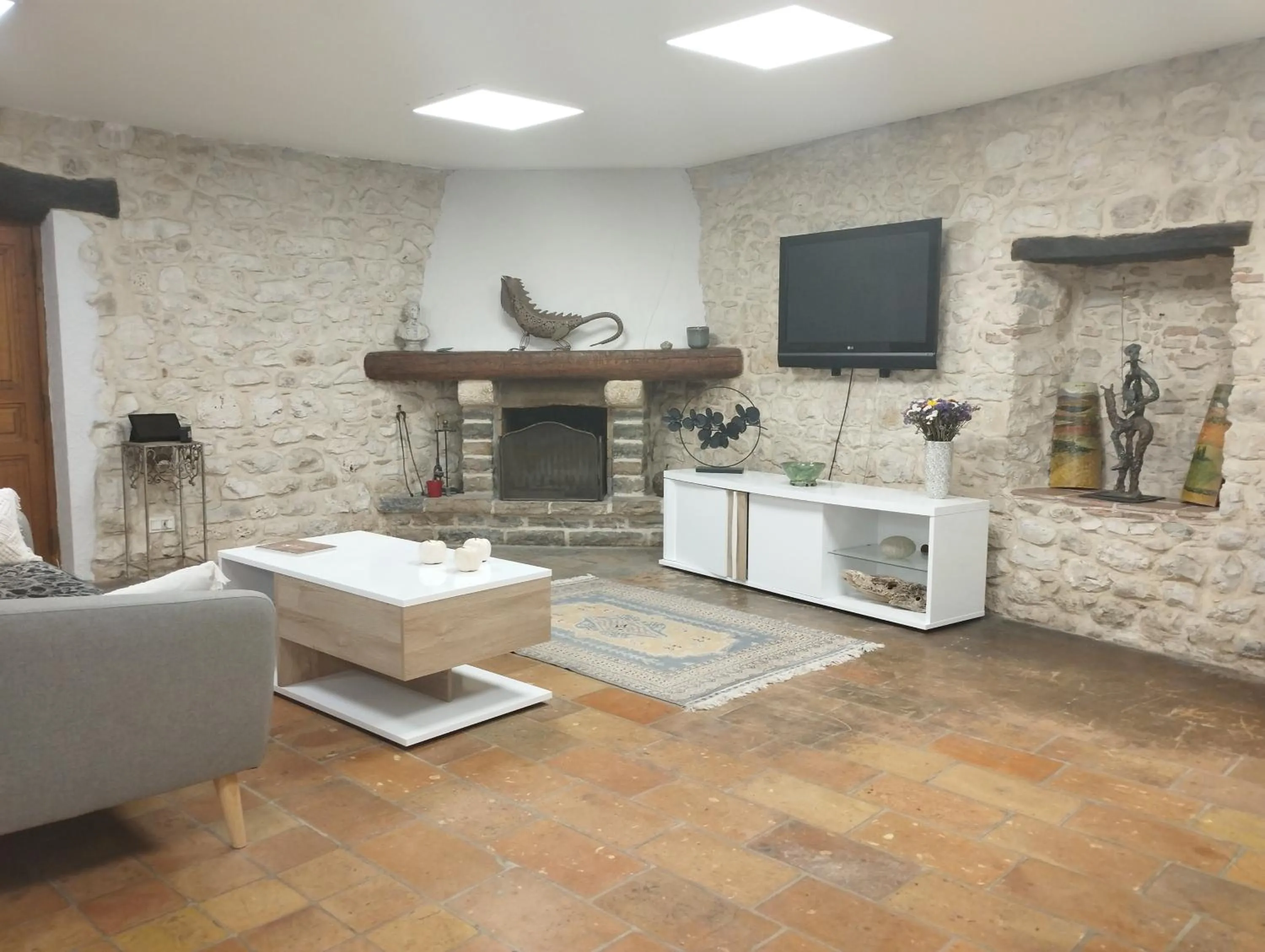 Living room in Logis Hotel Restaurant L'Esquielle