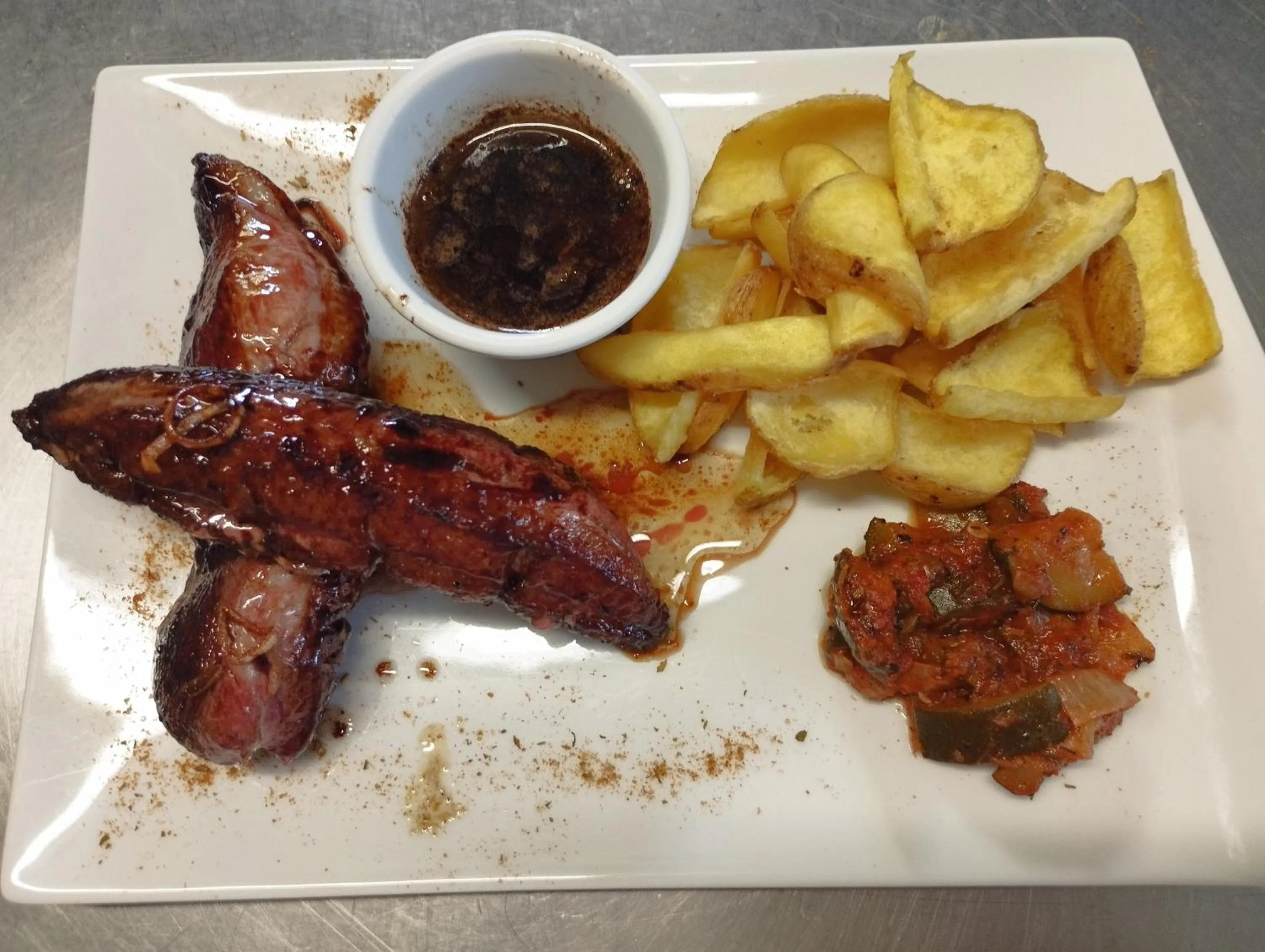 Restaurant/places to eat in Logis Hotel Restaurant L'Esquielle