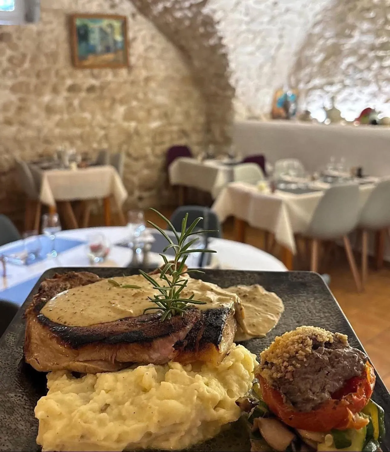 Logis Hotel Restaurant L'Esquielle