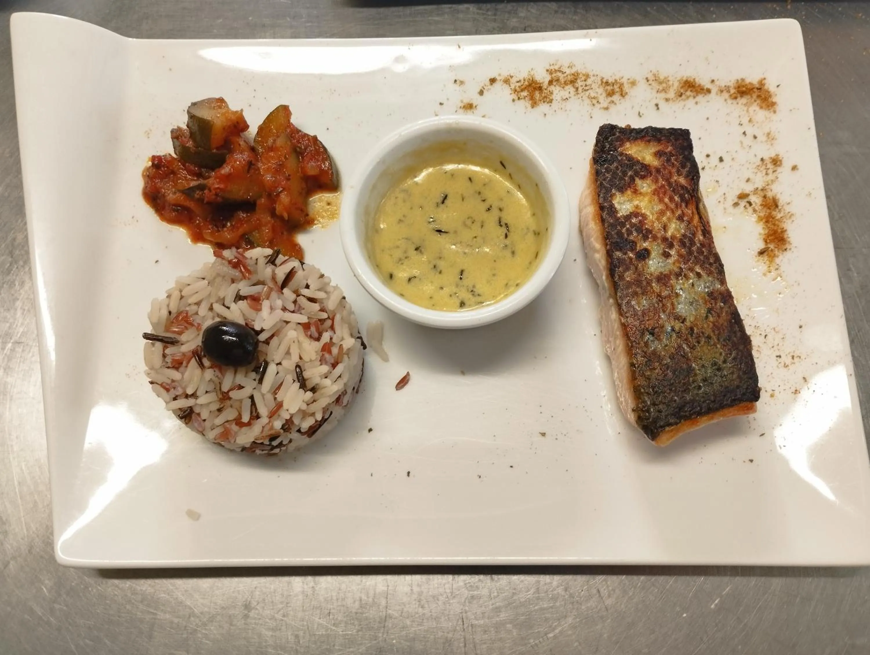 Restaurant/places to eat in Logis Hotel Restaurant L'Esquielle