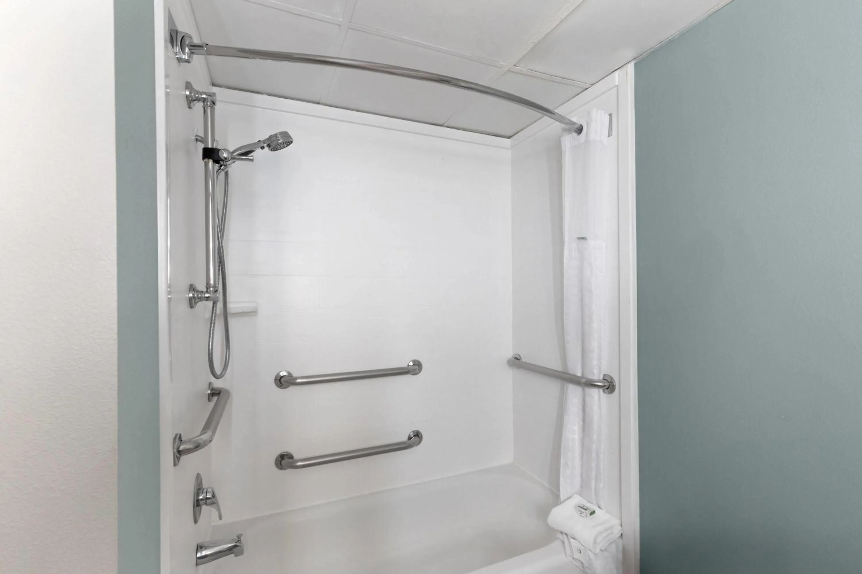 Photo of the whole room in Wingate by Wyndham Greensboro-Coliseum