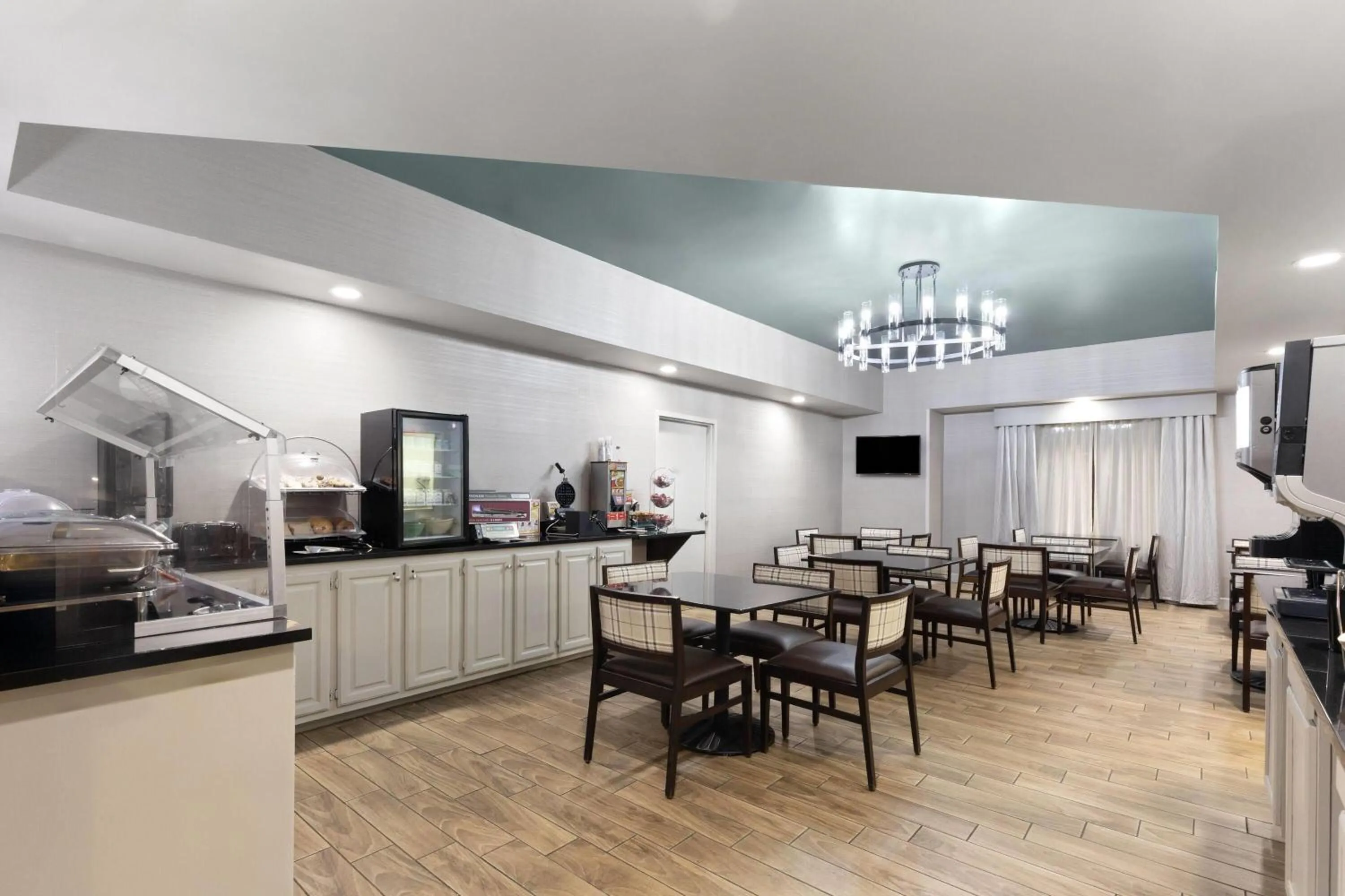 Breakfast in Wingate by Wyndham Greensboro-Coliseum