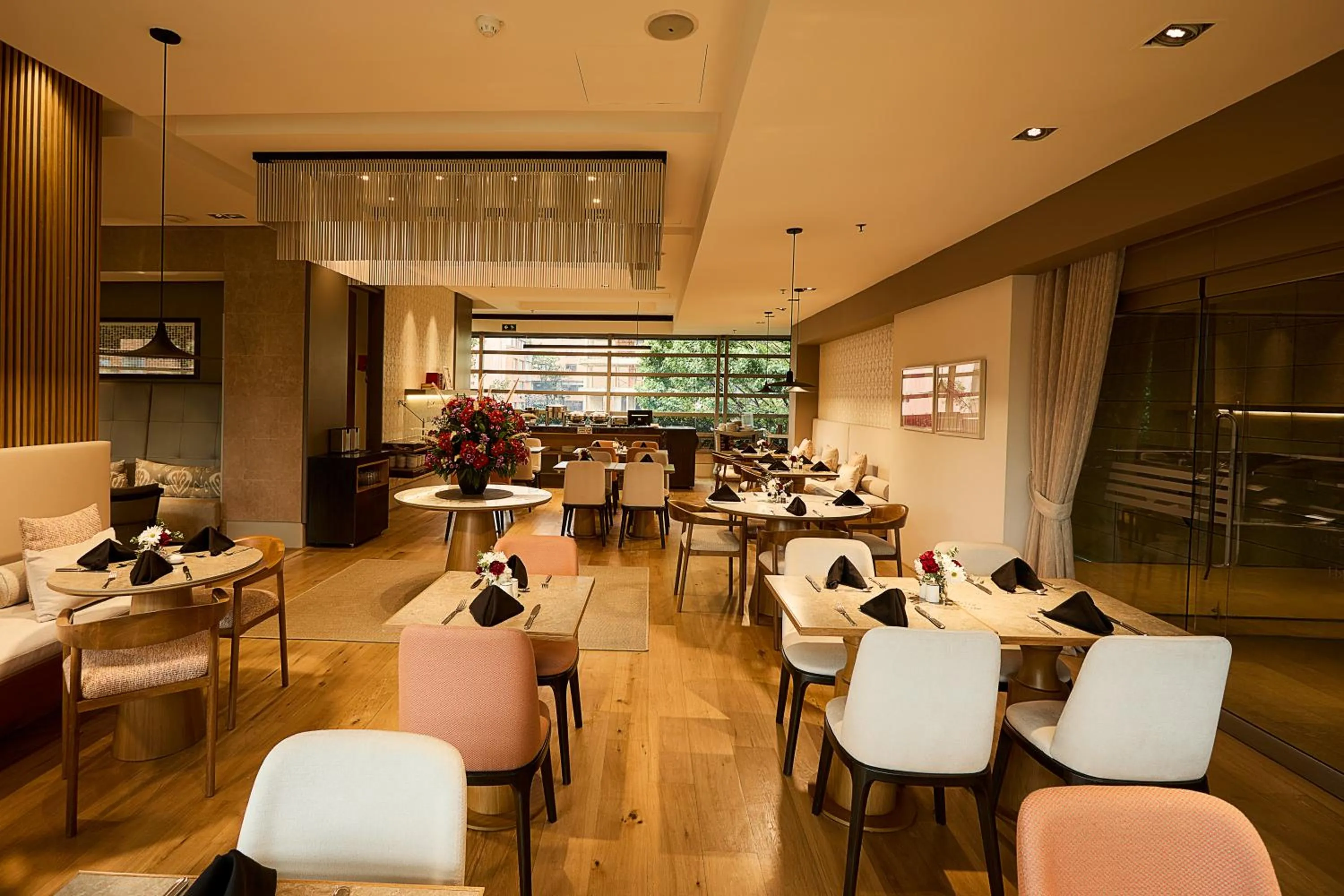 Restaurant/places to eat in EK Hotel By Preferred Hotels Group