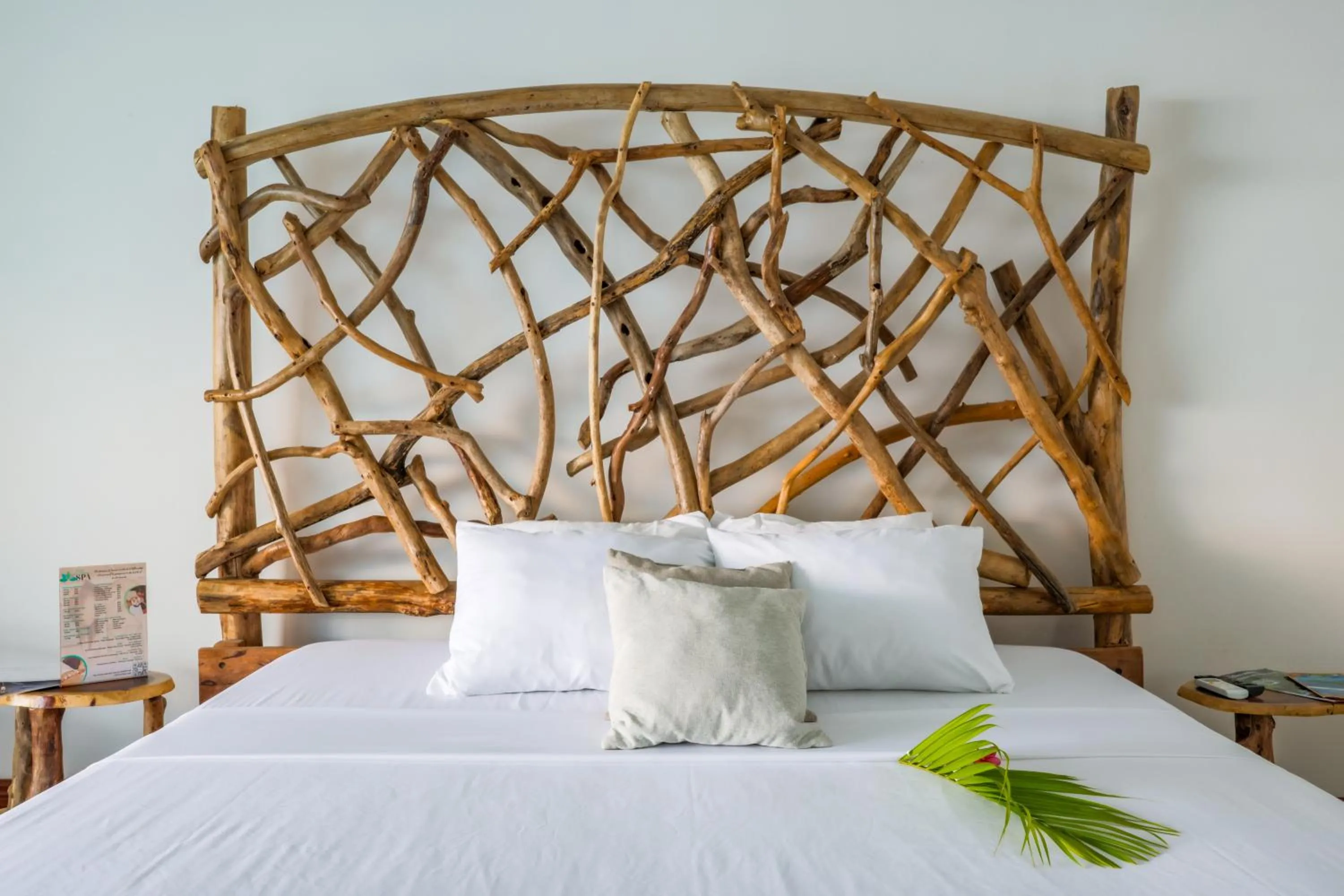 Bed in Akua Suites Ocean View