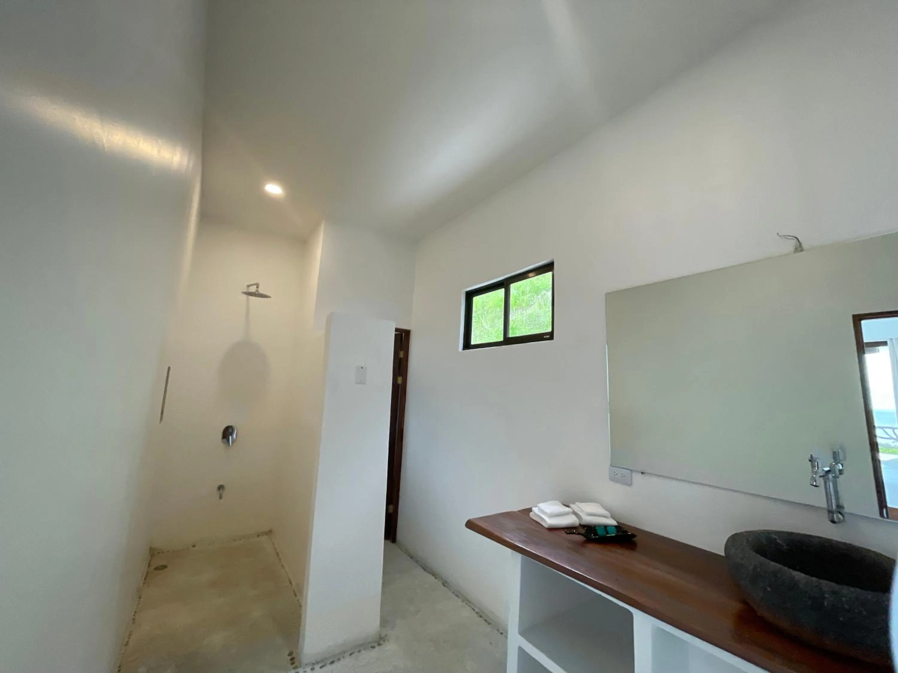 Bathroom in Akua Suites Ocean View