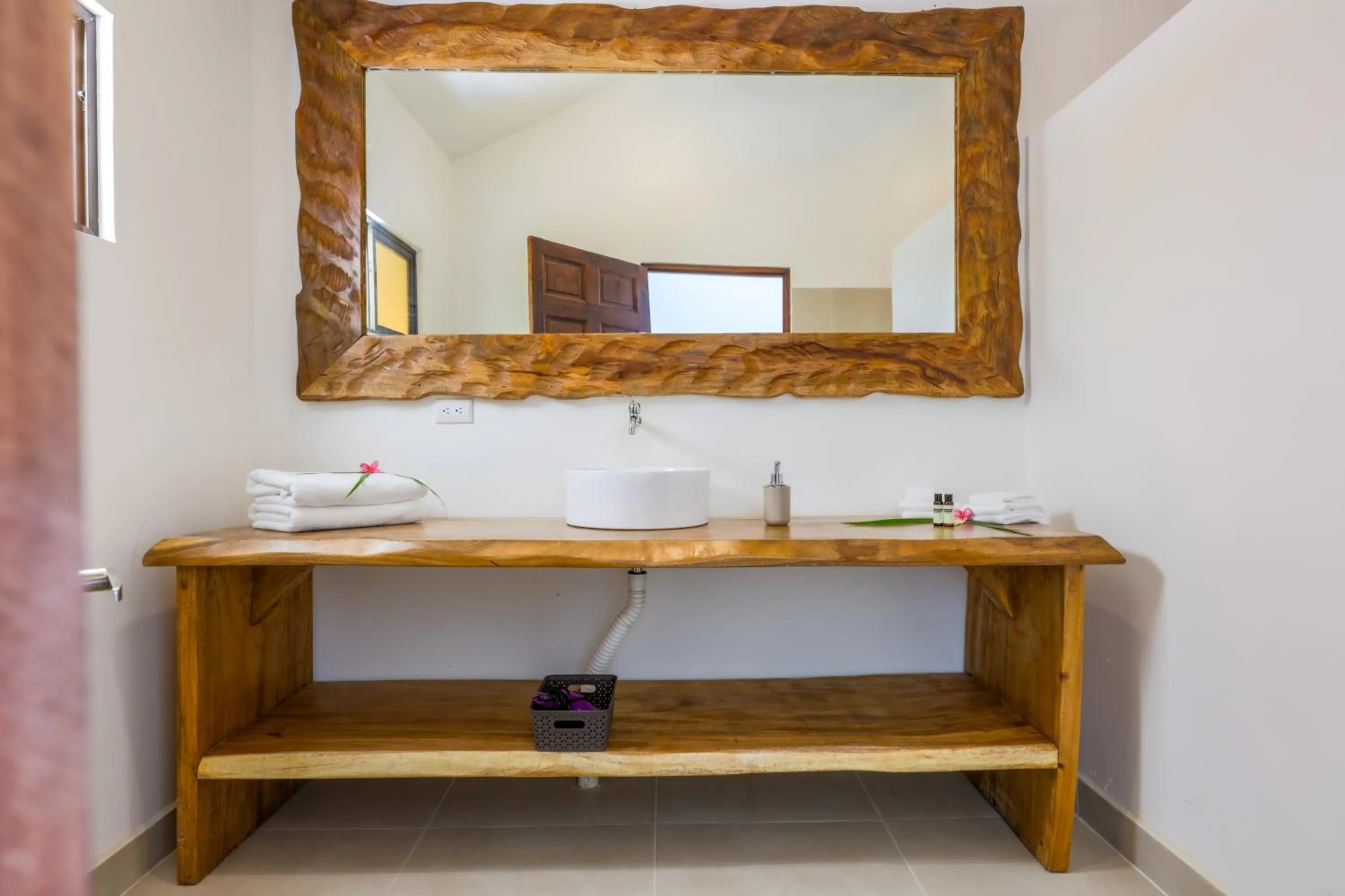 Akua Suites Ocean View