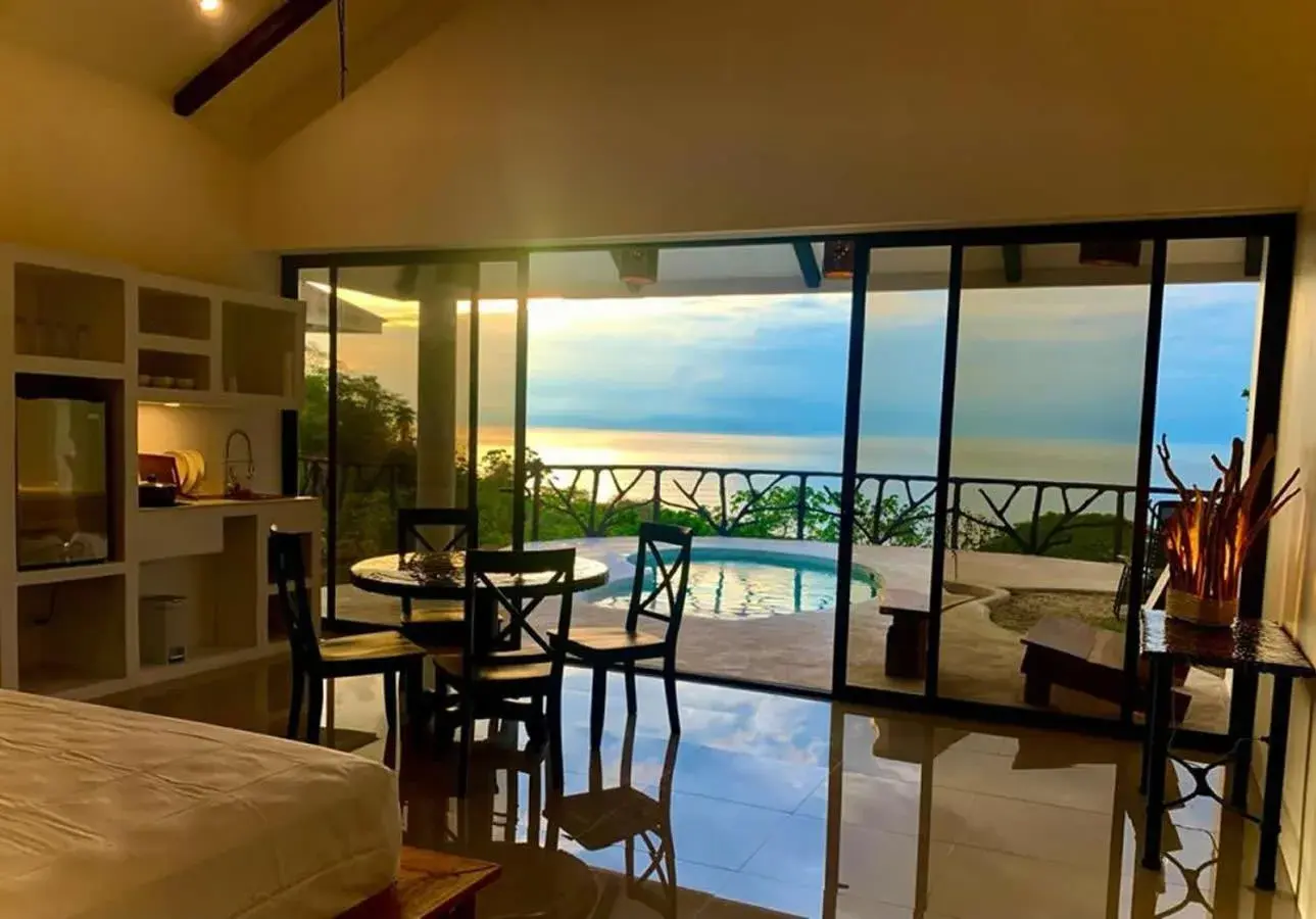 Deluxe King Suite in Akua Suites Ocean View Deluxe King Suite in Akua Suites Ocean View