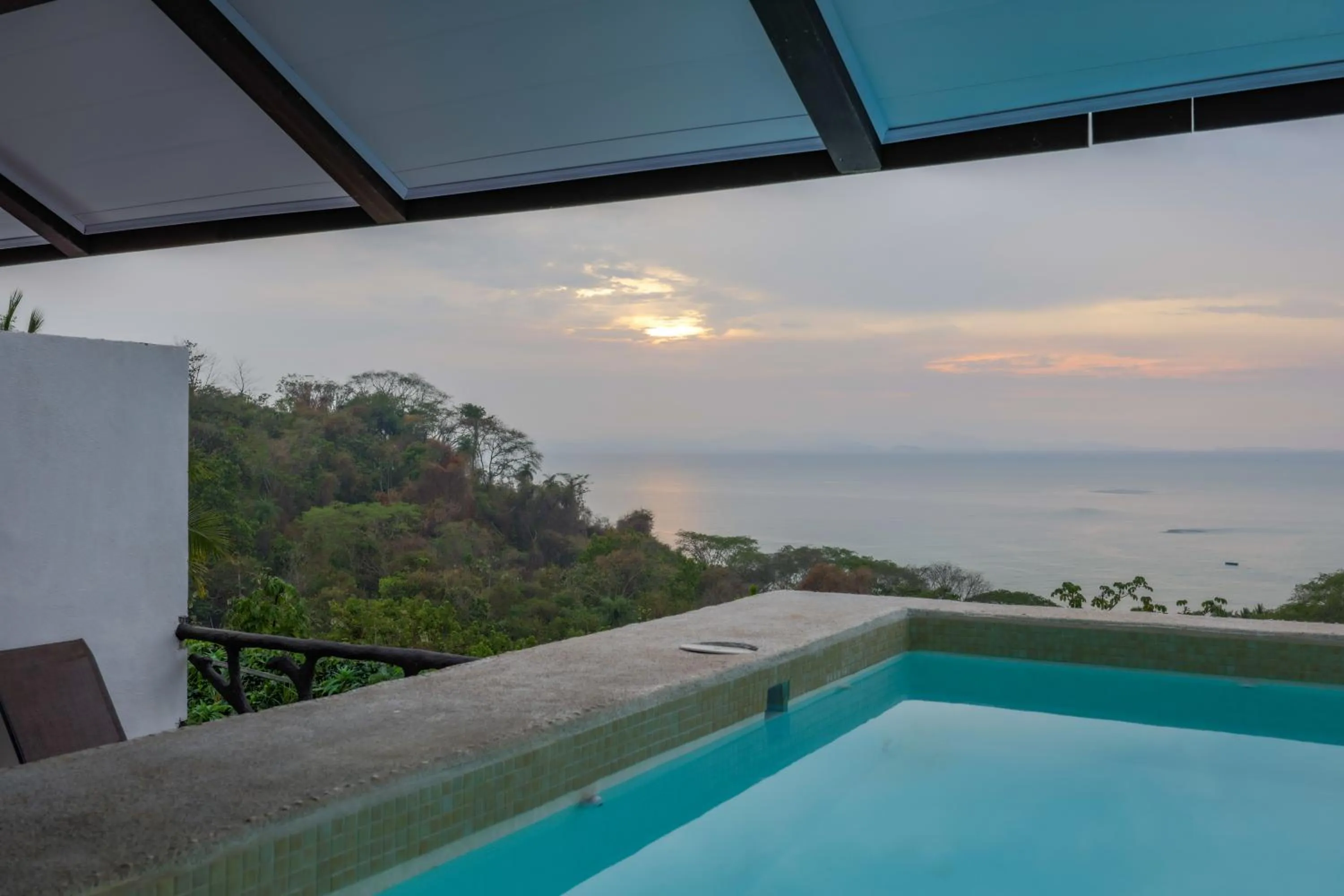 Akua Suites Ocean View