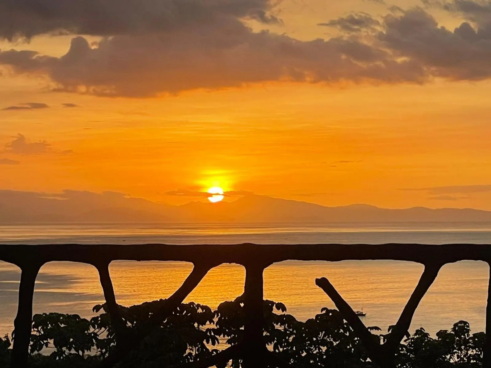 Sunset in Akua Suites Ocean View