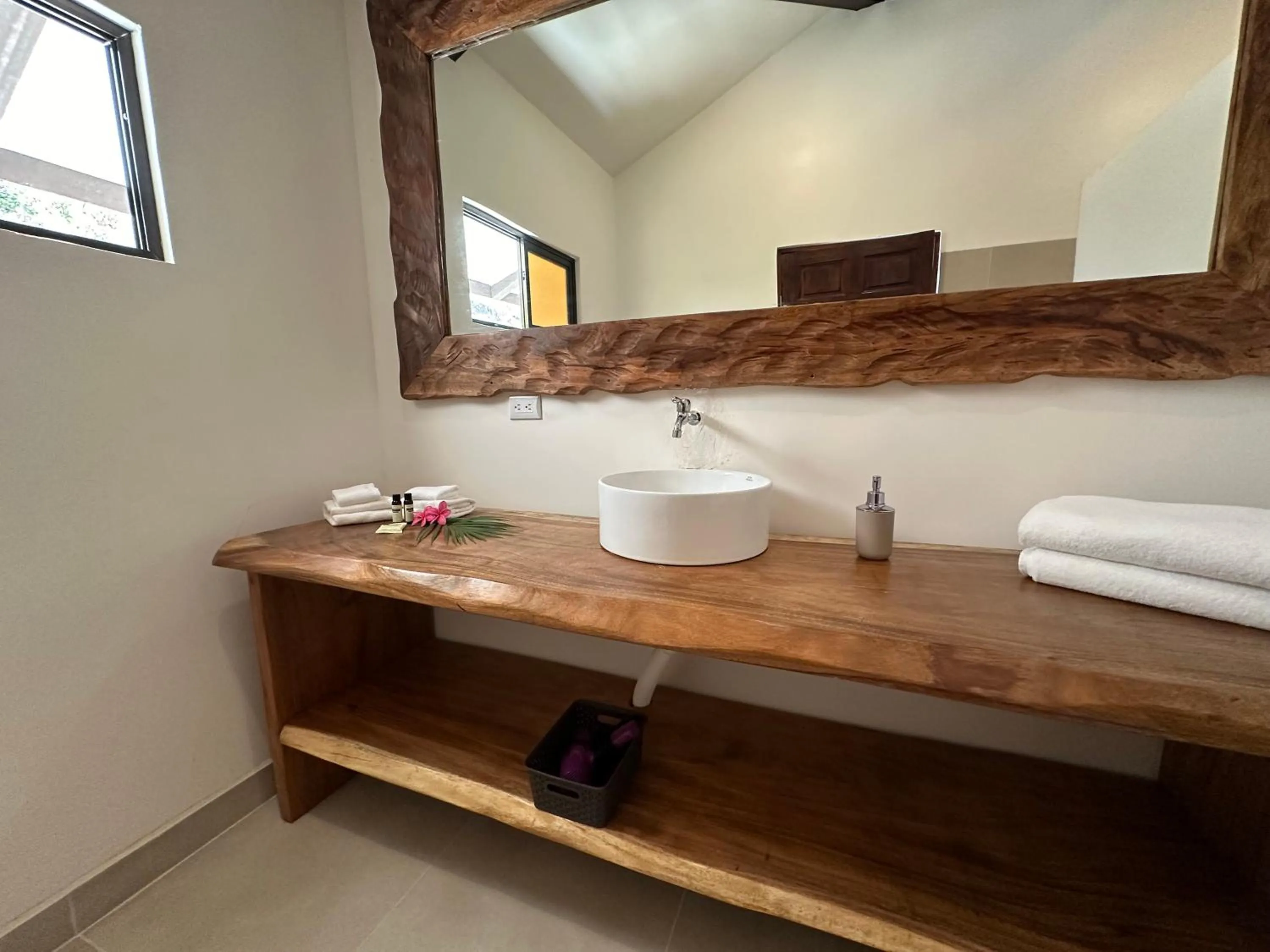 Akua Suites Ocean View