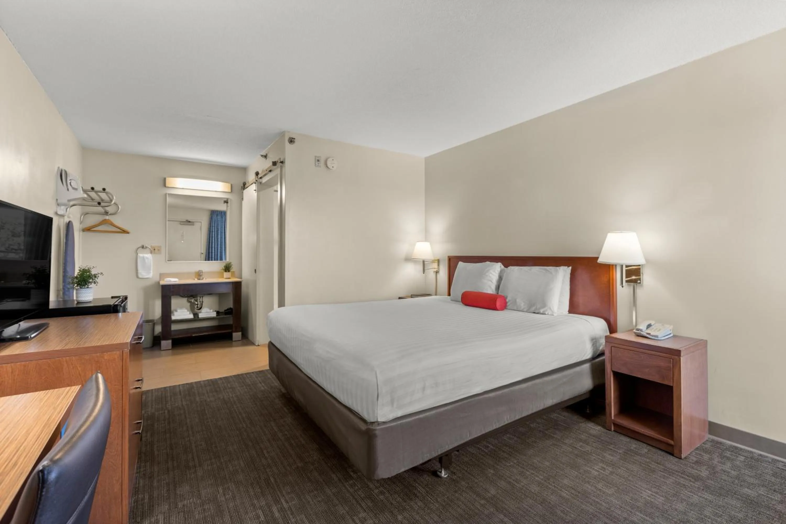 Photo of the whole room, Bed in Good Nite Inn Buena Park