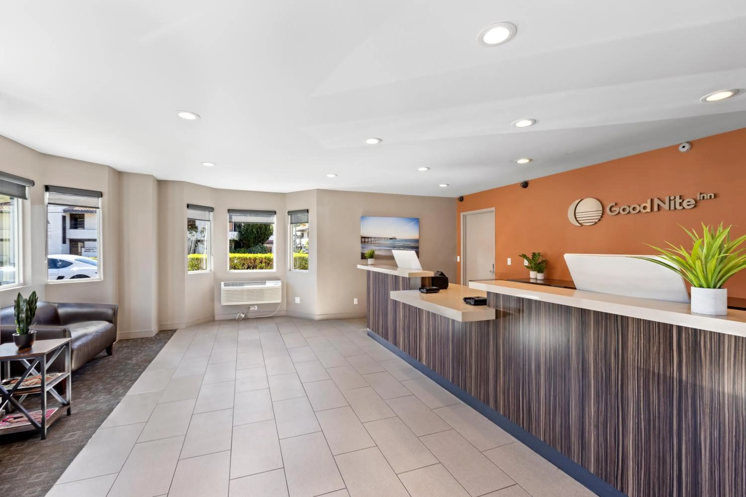 Lobby or reception in Good Nite Inn Calabasas