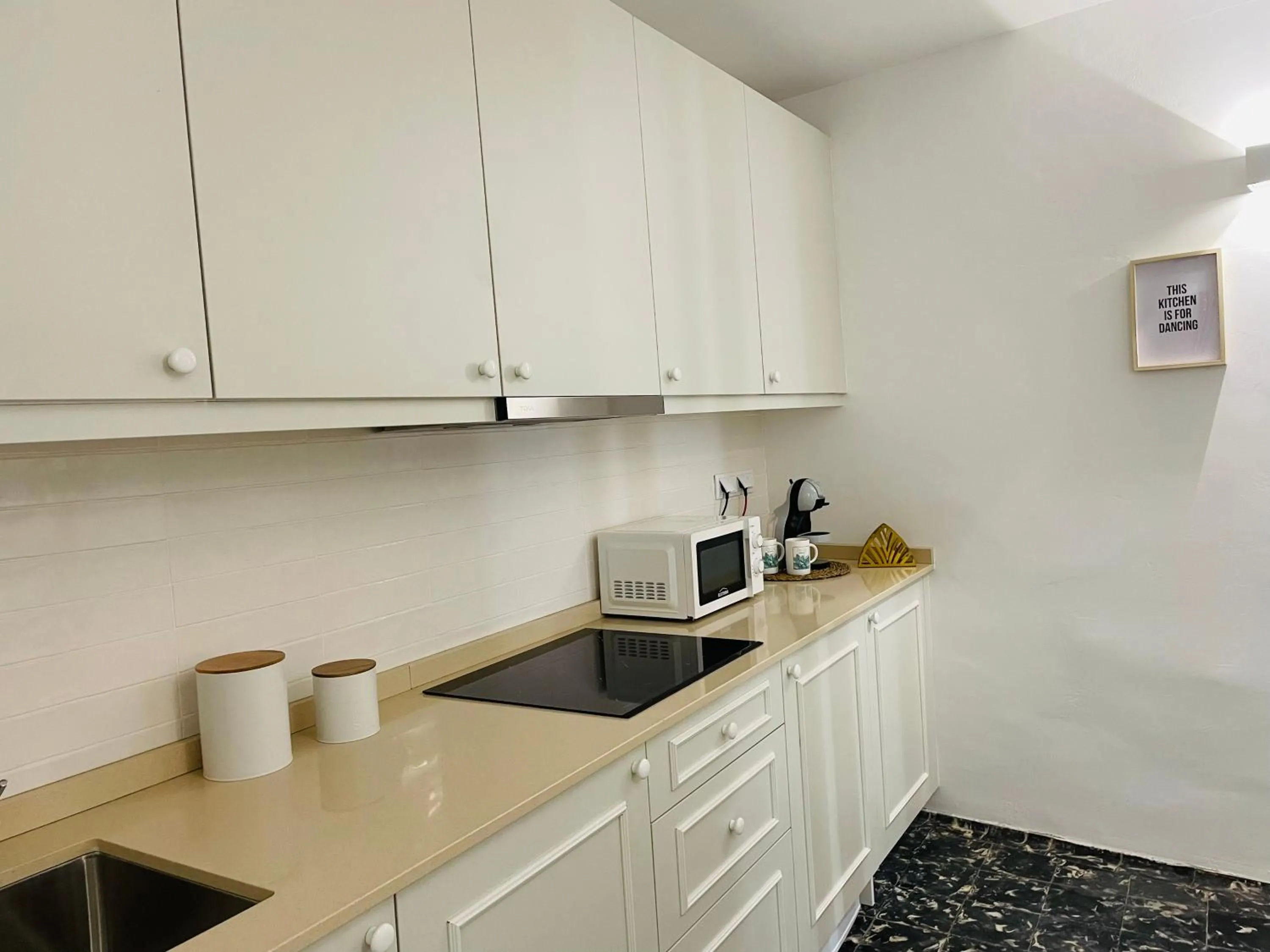 Coffee/tea facilities in Casa Soure Suites and Apartments