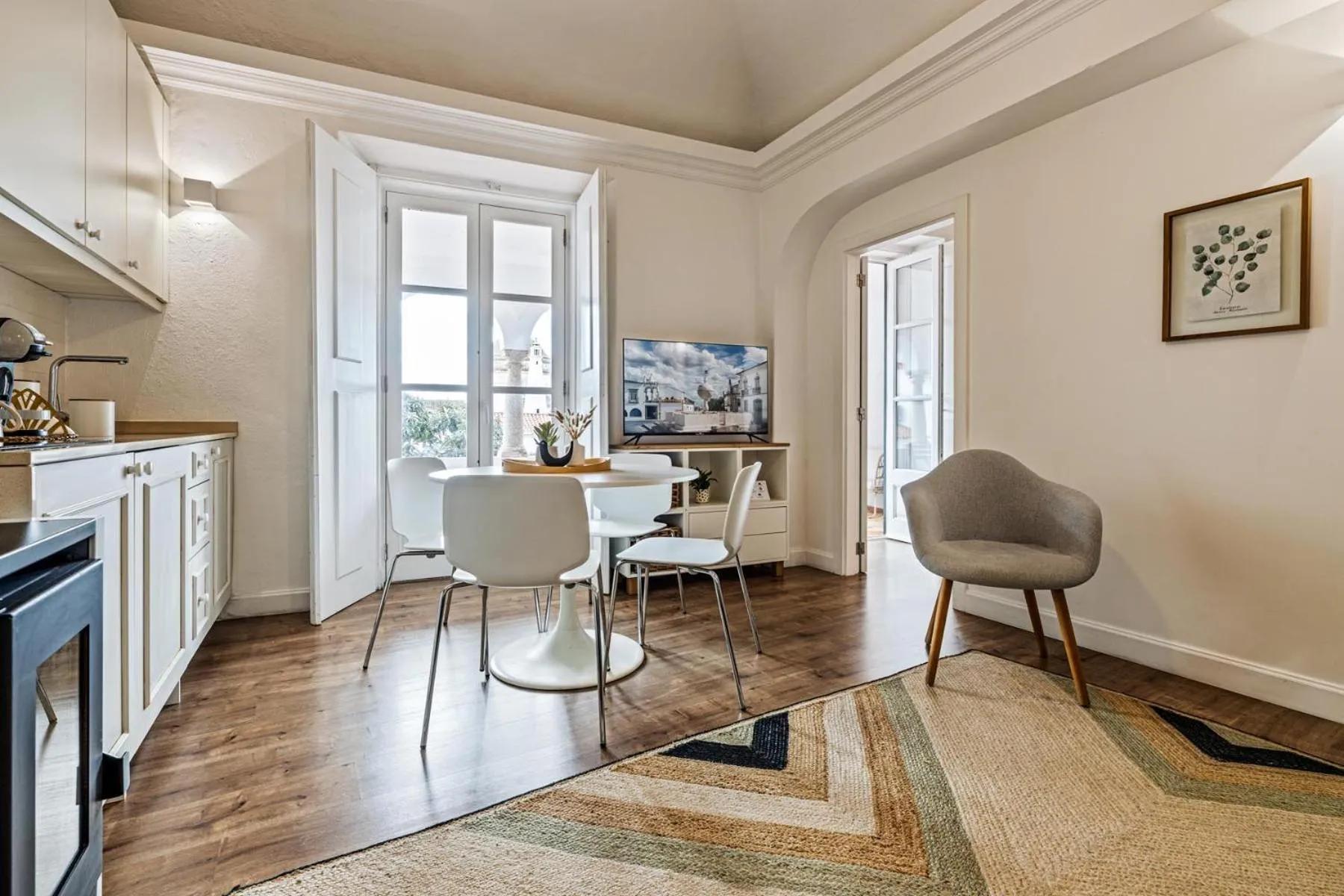 TV and multimedia in Casa Soure Suites and Apartments