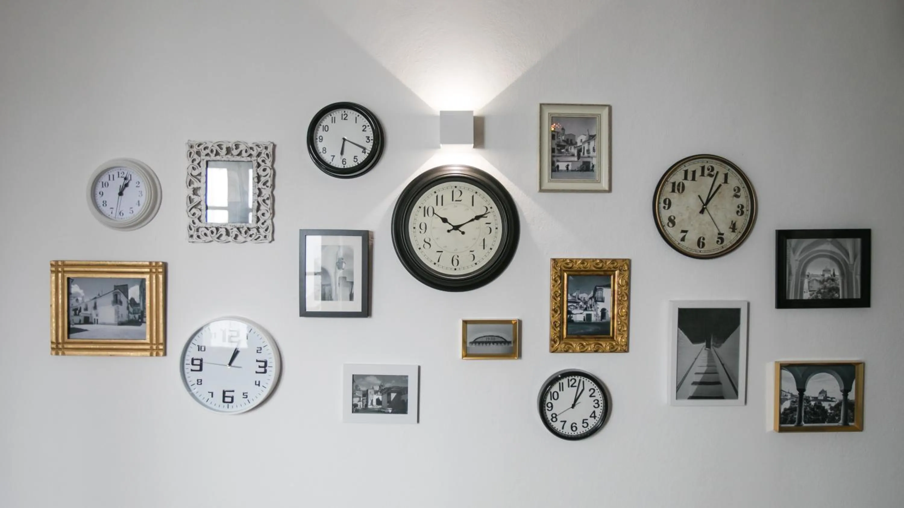 Communal lounge/ TV room in Casa Soure Suites and Apartments