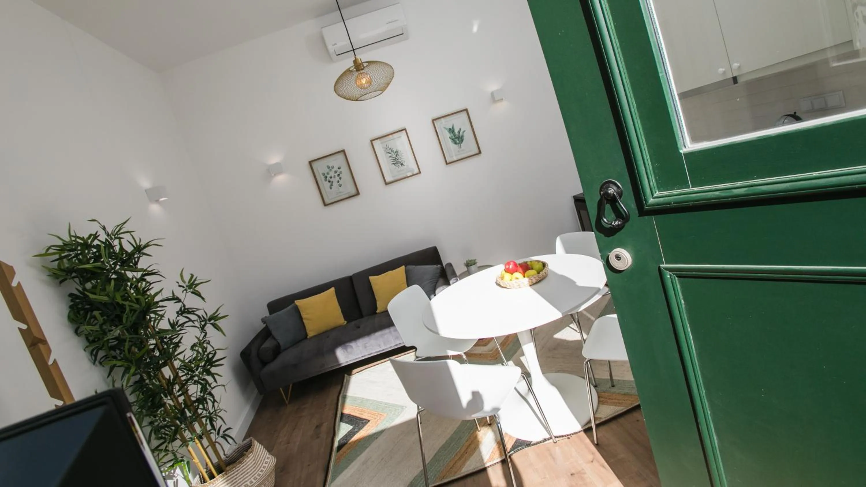 Kitchen or kitchenette in Casa Soure Suites and Apartments