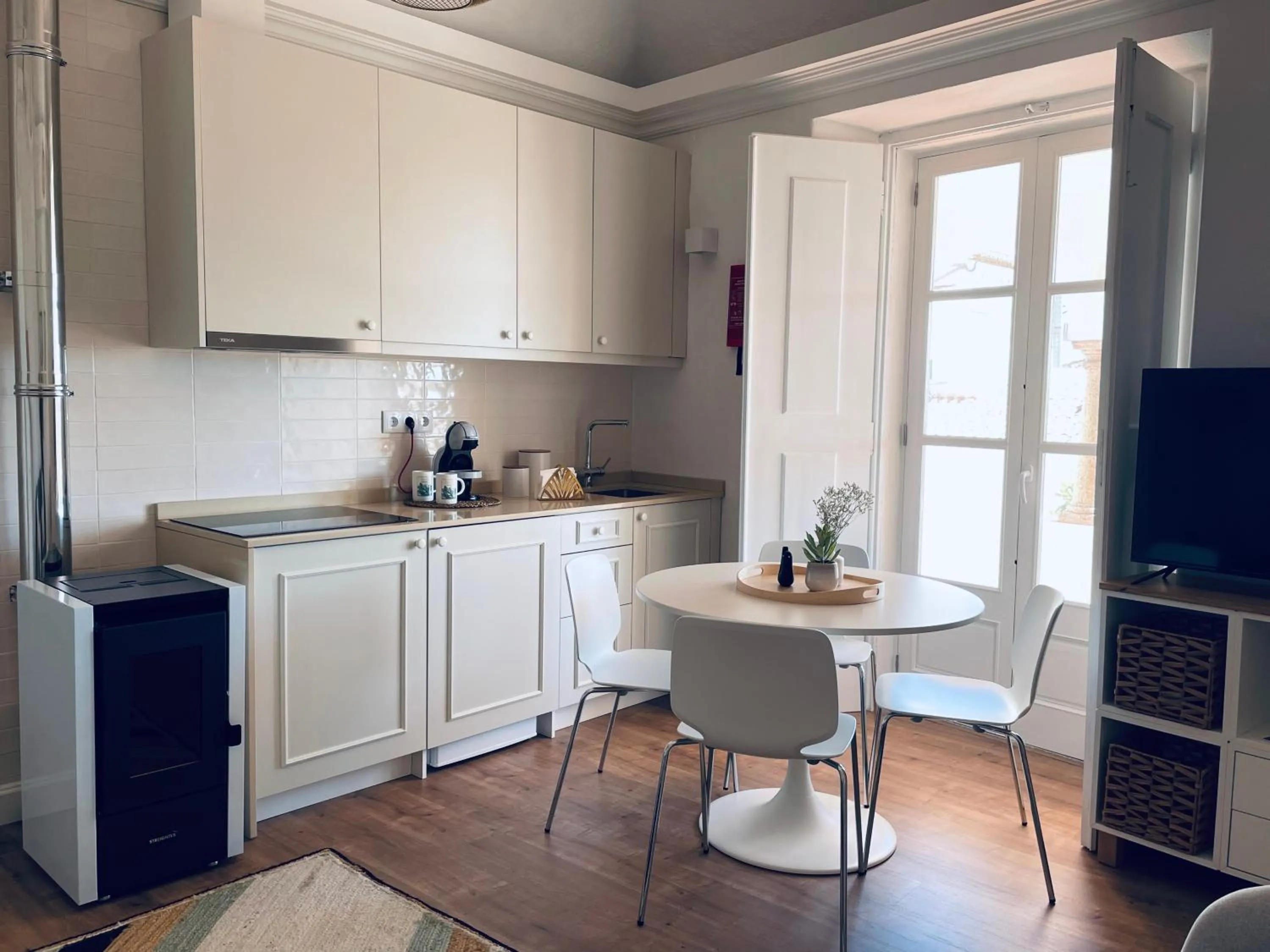 Coffee/tea facilities in Casa Soure Suites and Apartments