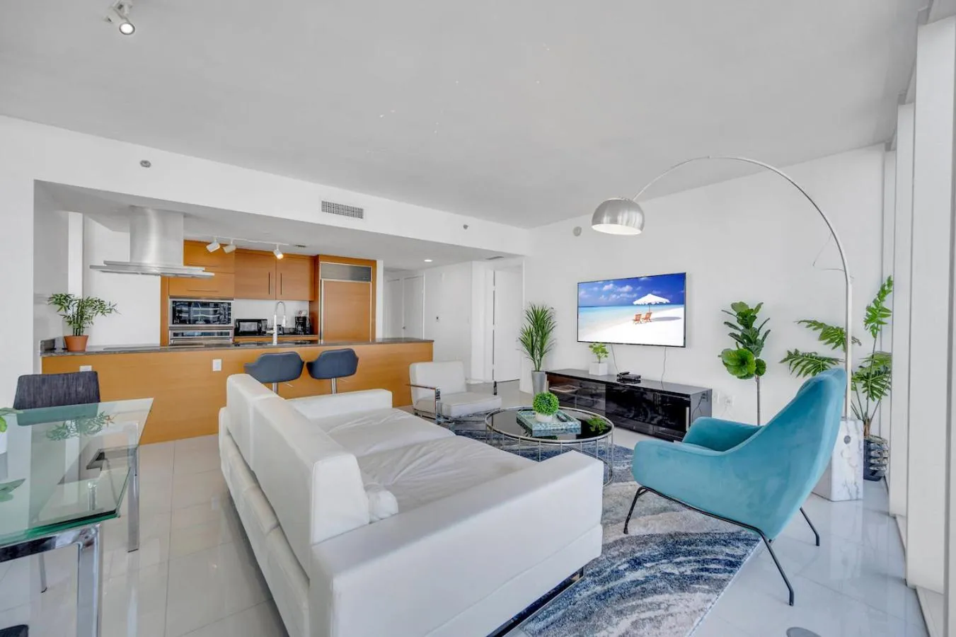 *W ICON BRICKELL- LUXURY 2BR HIGHRISE CORNER CONDO**