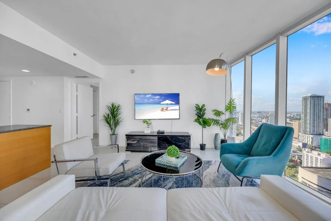 *W ICON BRICKELL- LUXURY 2BR HIGHRISE CORNER CONDO**