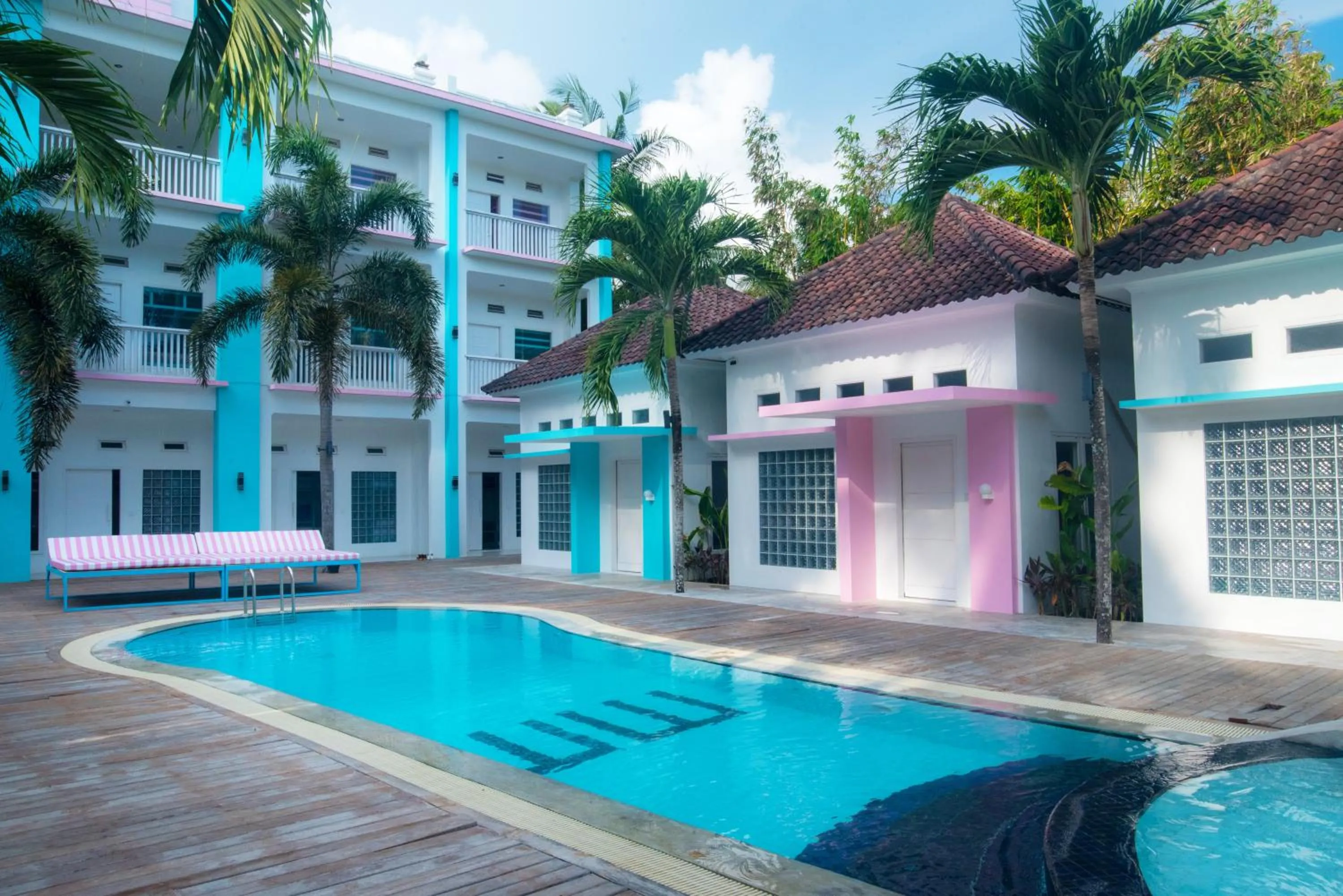 Swimming pool in Mad Monkey Kuta Lombok