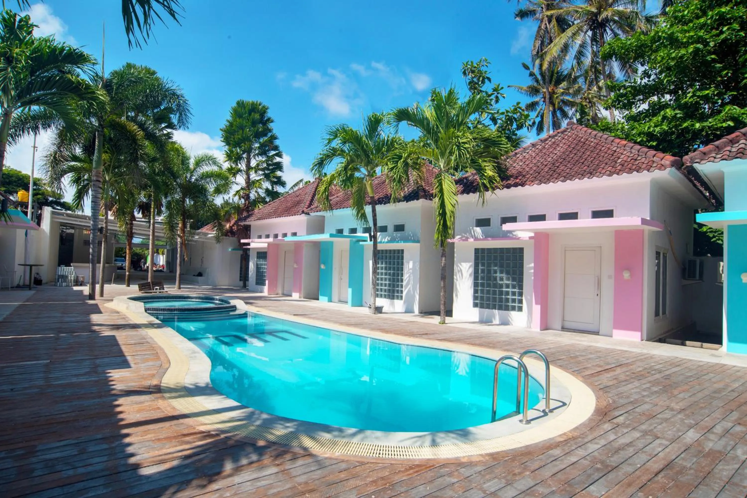 Swimming pool in Mad Monkey Kuta Lombok