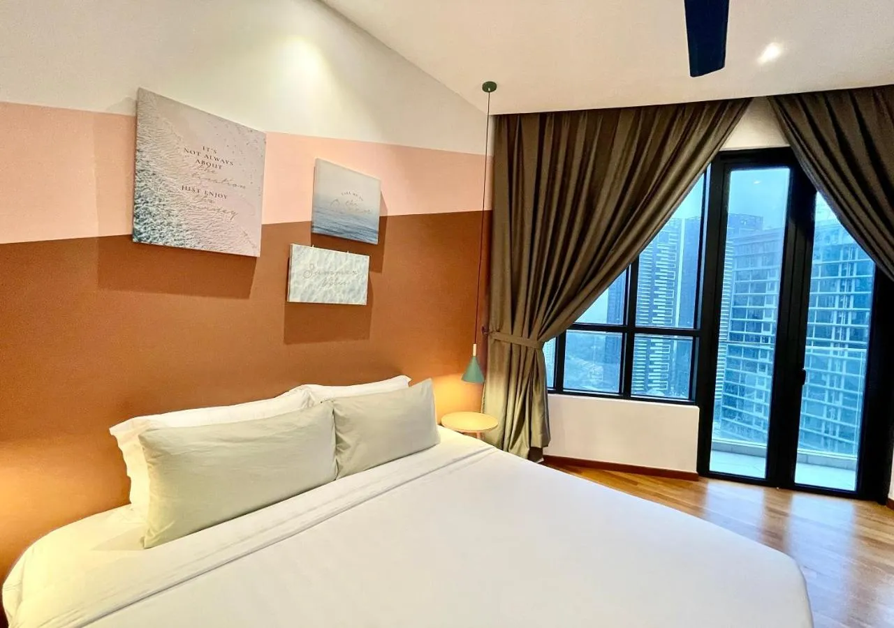 Bed in KL Gateway Premium Residences by Moka