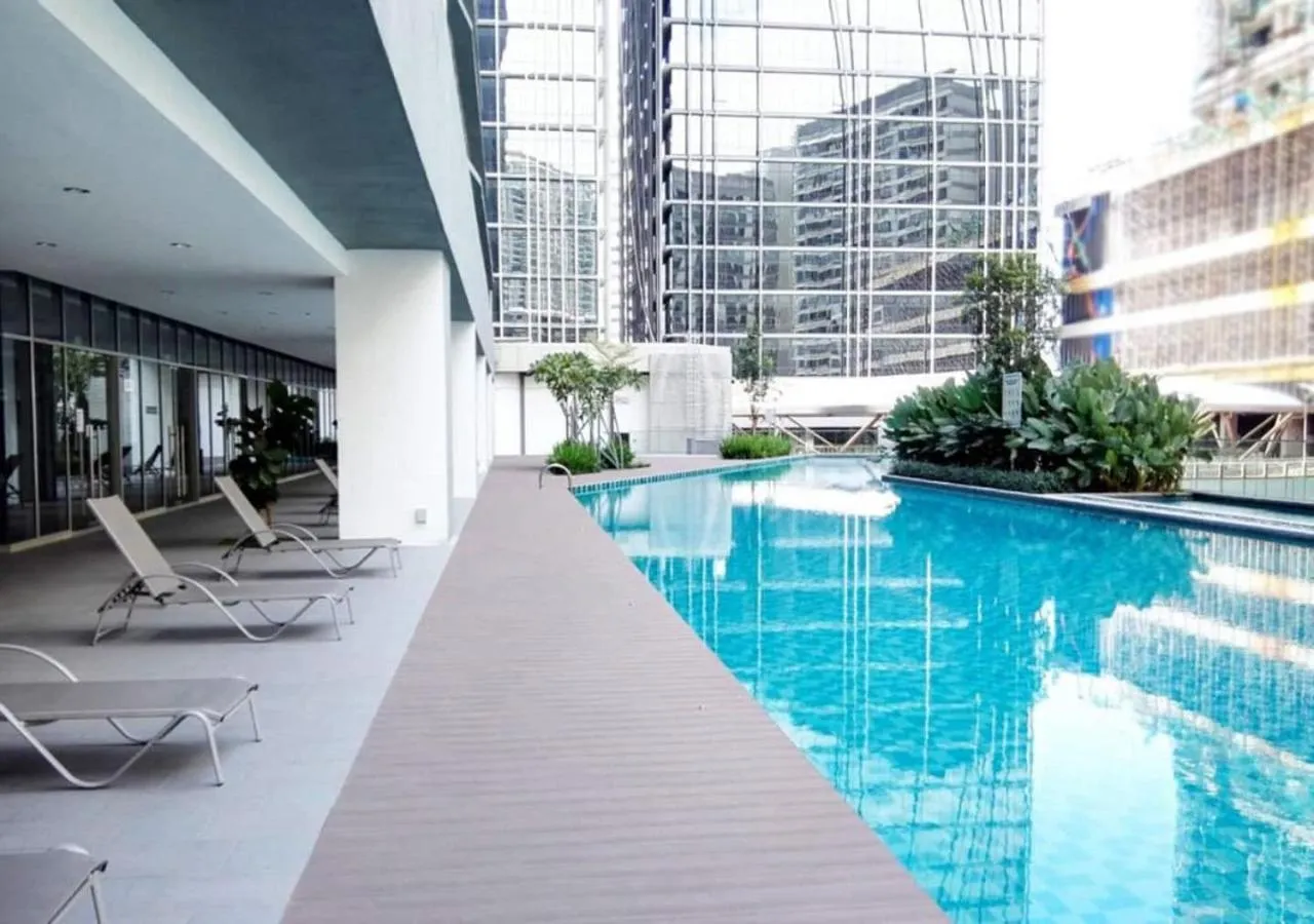 Swimming pool in KL Gateway Premium Residences by Moka