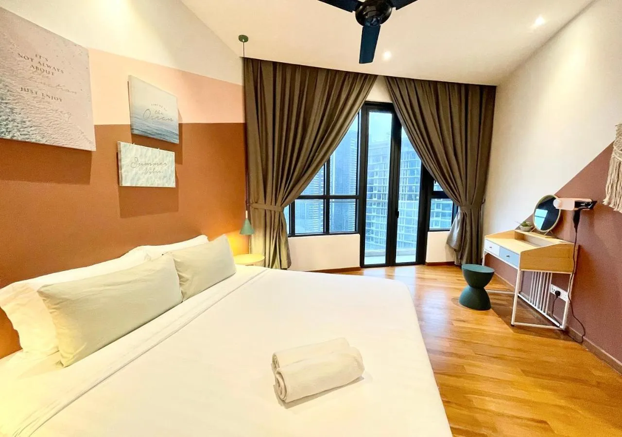 Bed in KL Gateway Premium Residences by Moka