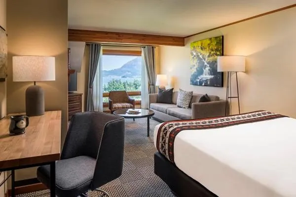 Bedroom, Bed in Skamania Lodge