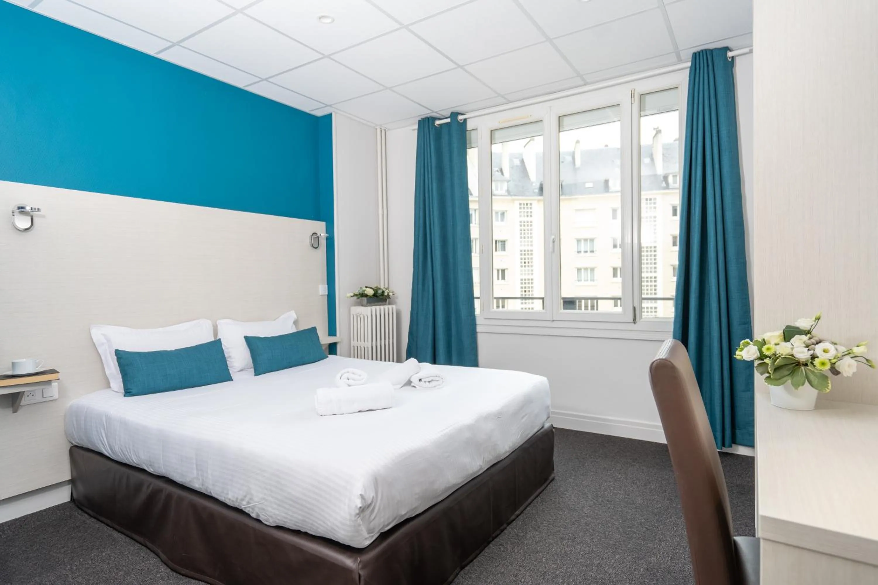 Photo of the whole room, Bed in Logis Hotel Du Chateau