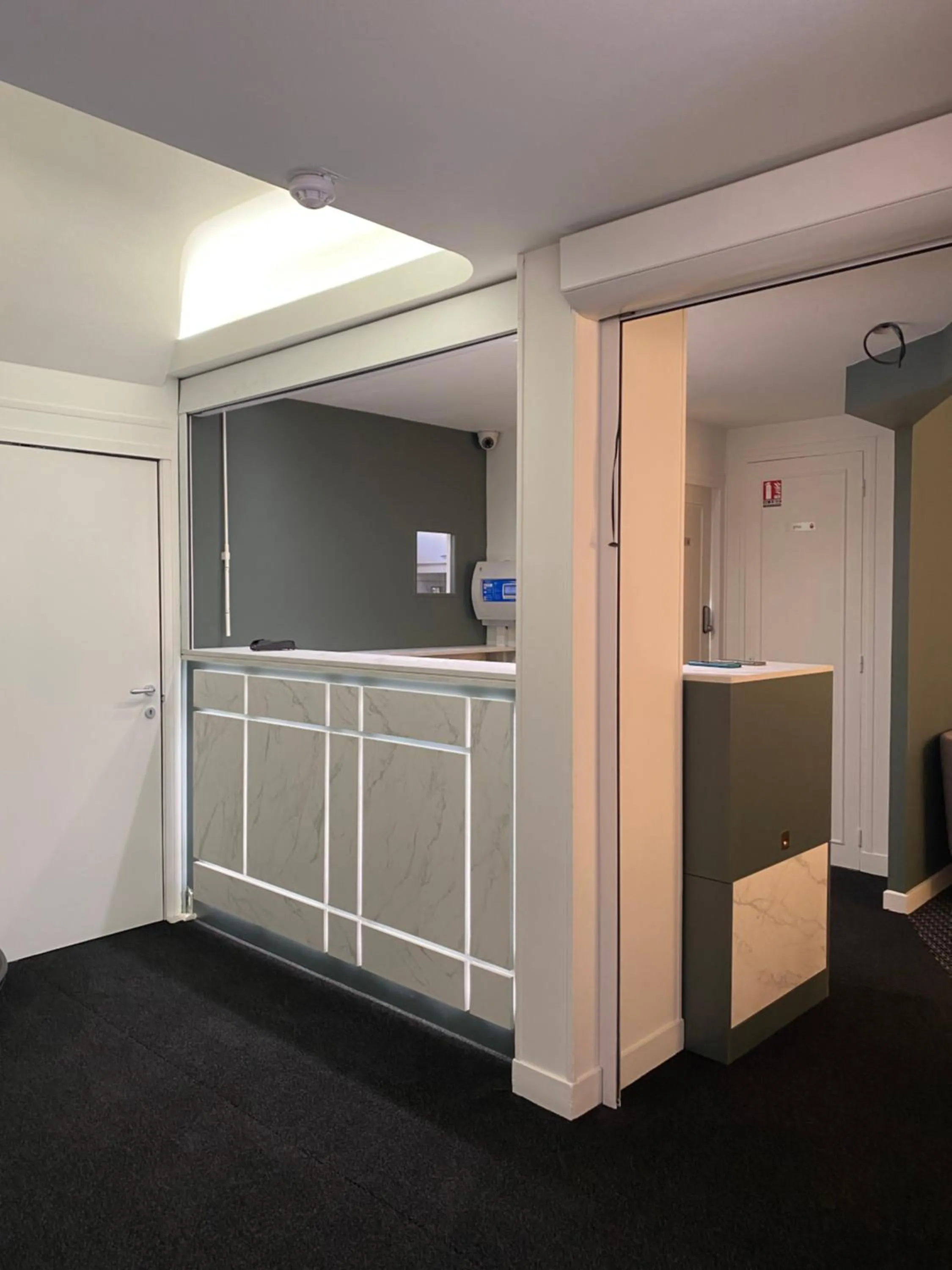 Lobby or reception in Logis Hotel Du Chateau