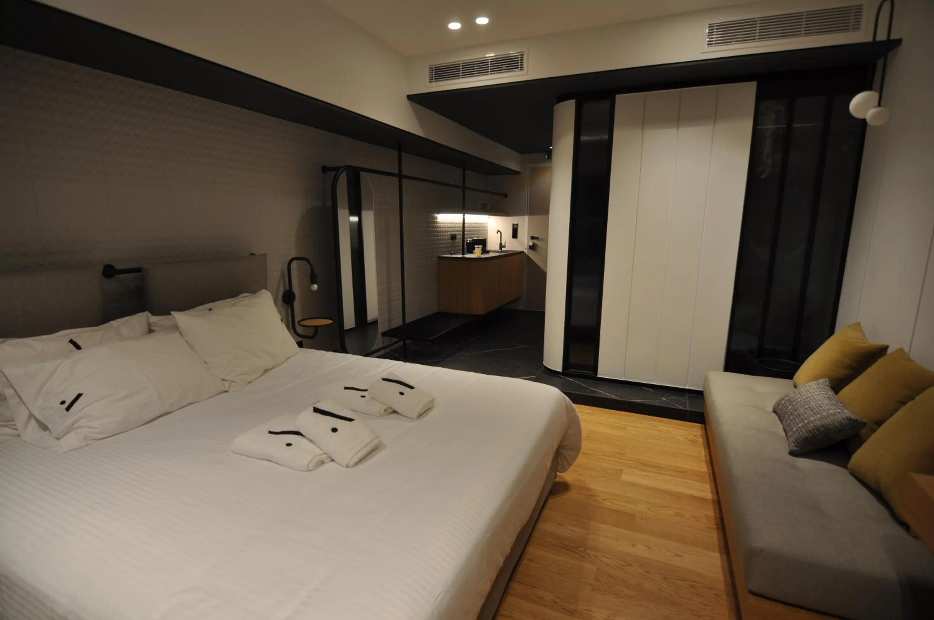 Bed in Athinaion Recreation Suites